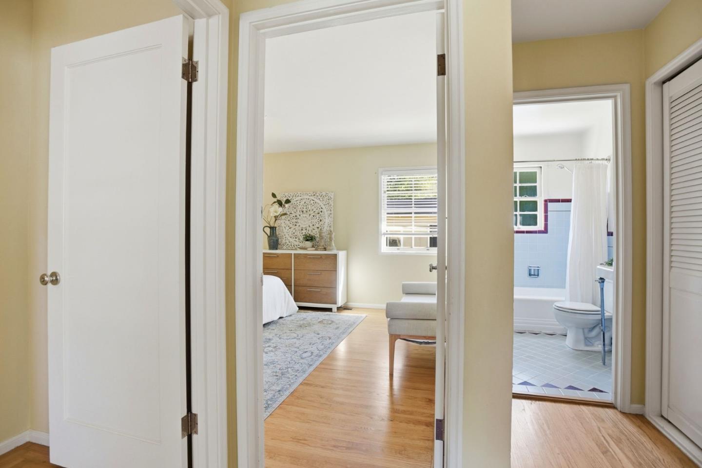 Palo Alto, California, 94303, United States, 2 Bedrooms Bedrooms, ,2 BathroomsBathrooms,Residential,For Sale,1989685