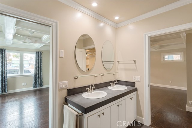 Lake Elsinore, California, 92530, United States, 4 Bedrooms Bedrooms, ,5 BathroomsBathrooms,Residential,For Sale,2008586