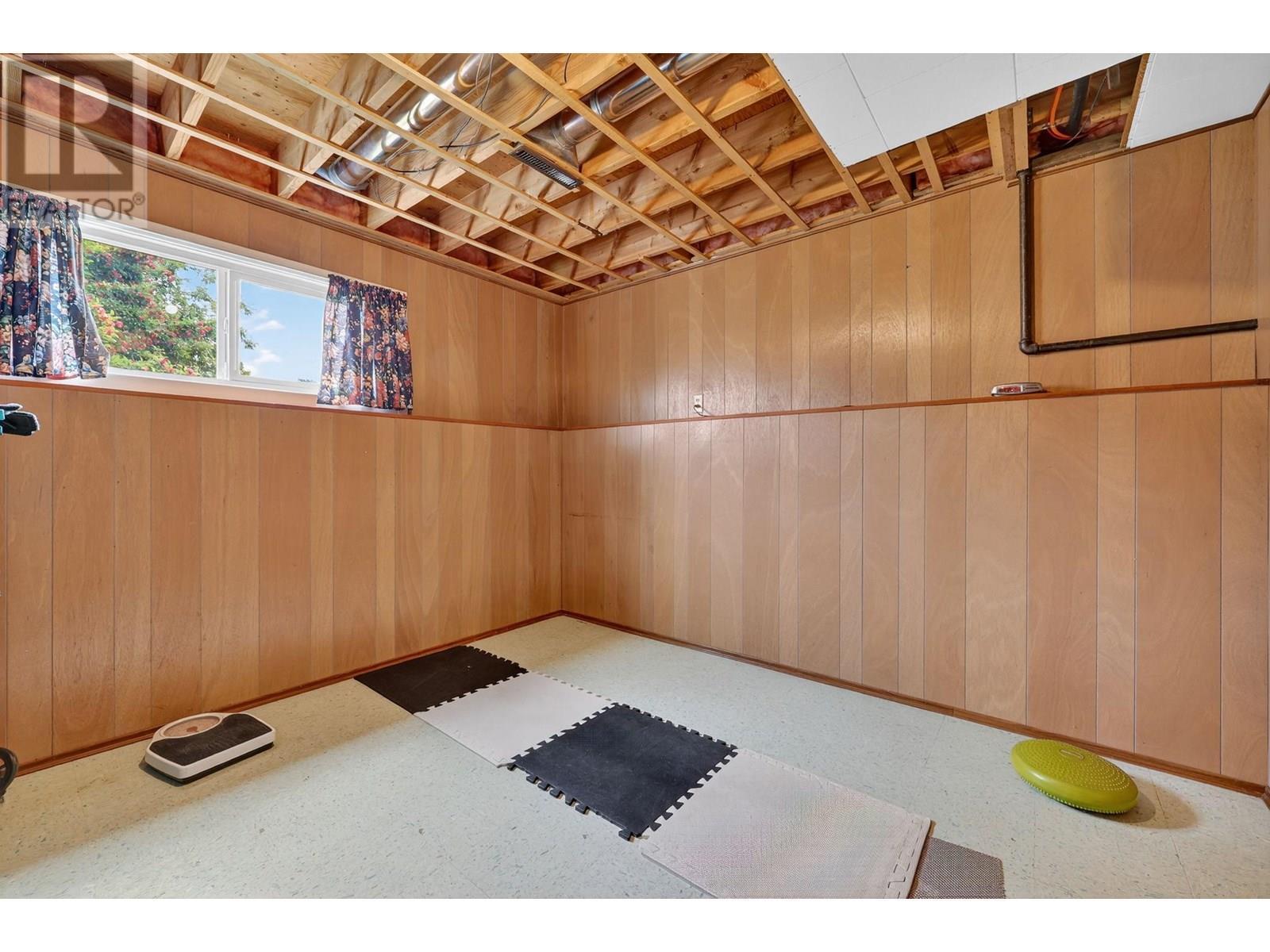 KELOWNA, British Columbia, V1Y 3S7, CA, 5 Bedrooms Bedrooms, ,2 BathroomsBathrooms,Residential,For Sale,1902795