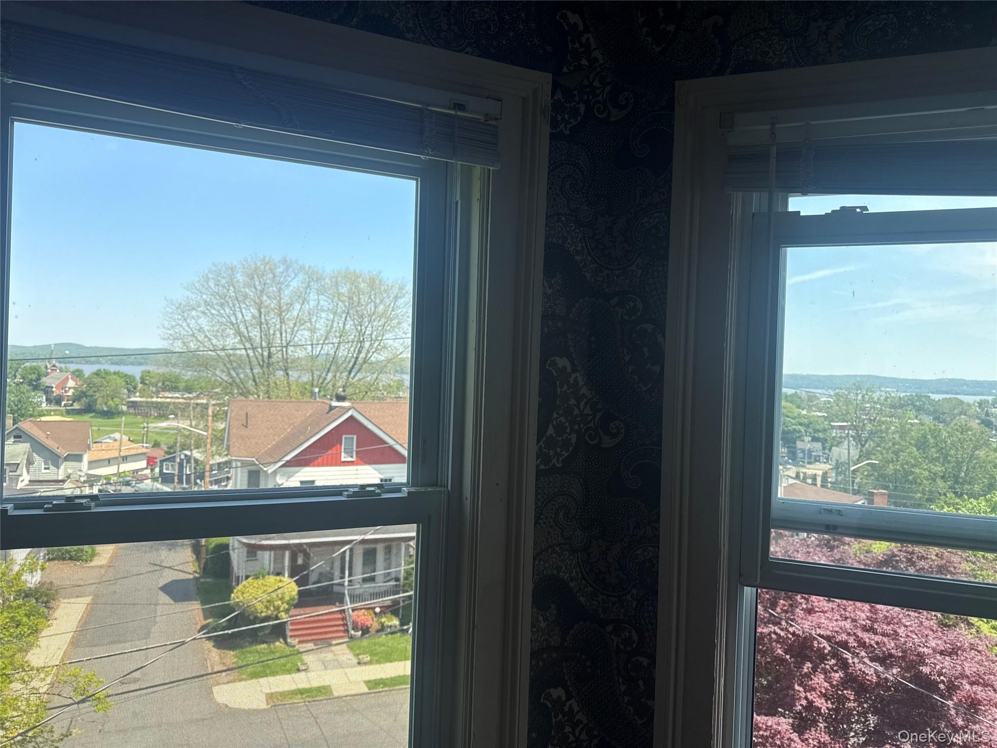 Haverstraw, New York, 10927, United States, 8 Bedrooms Bedrooms, ,4 BathroomsBathrooms,Residential,For Sale,1983110