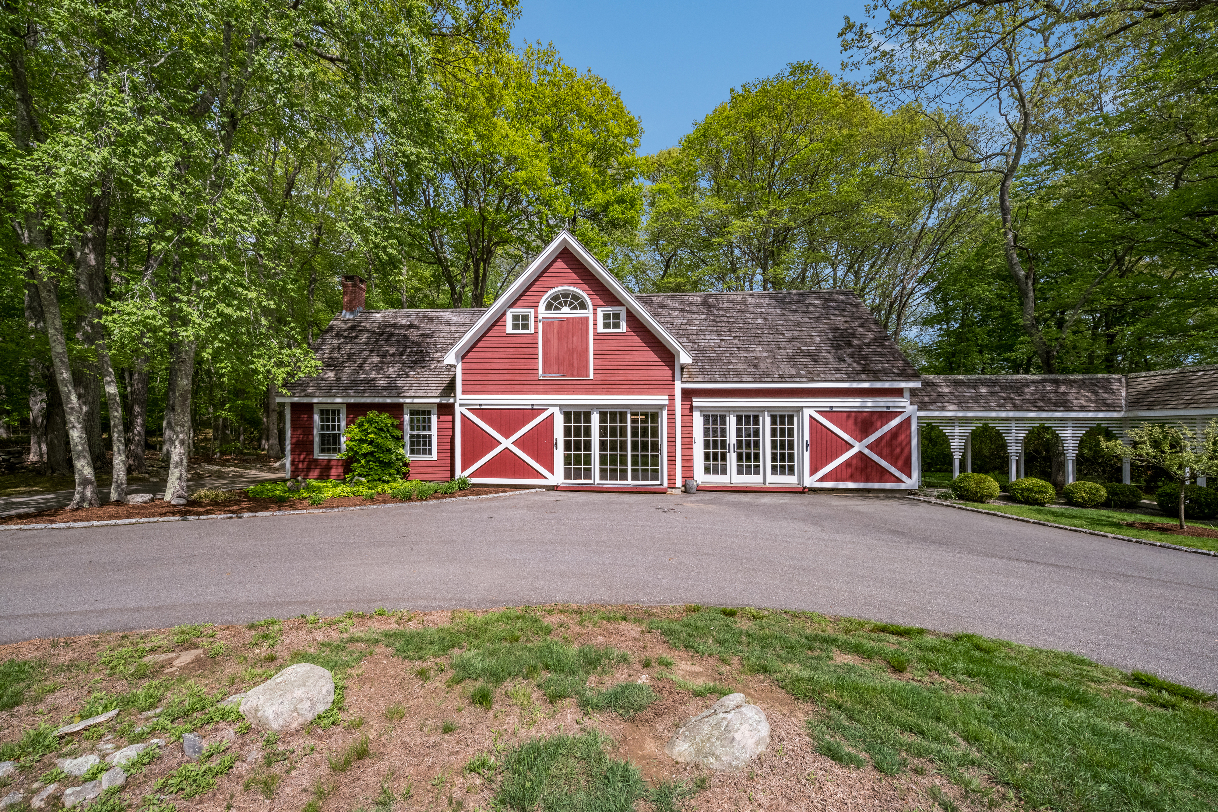  Stunning Custom Built Home on over 30 Acres of Bucolic Lane - 物件實景