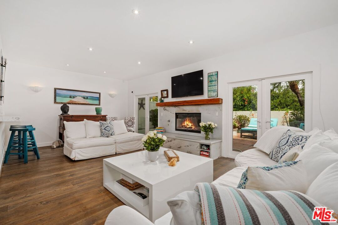 Malibu, California, 90265, United States, 3 Bedrooms Bedrooms, ,3 BathroomsBathrooms,Residential,For Sale,1807651