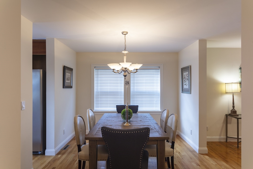 Newton, Massachusetts, 02161, United States, 3 Bedrooms Bedrooms, ,4 BathroomsBathrooms,Residential,For Sale,1940843