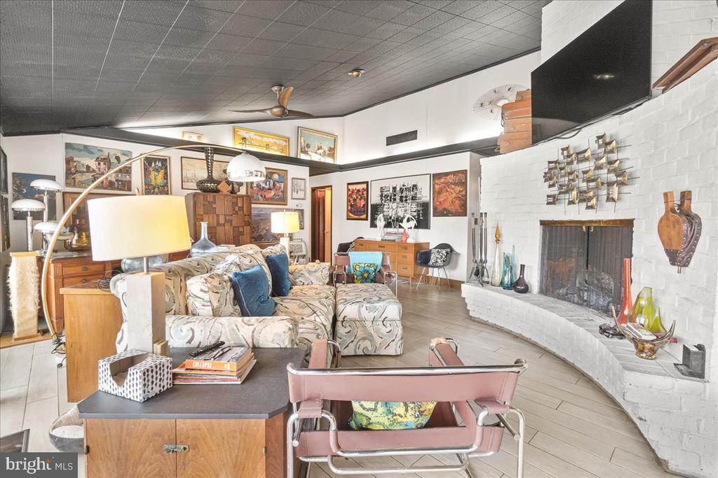 Fayetteville, Pennsylvania, 17222, United States, 3 Bedrooms Bedrooms, ,2 BathroomsBathrooms,Residential,For Sale,1928421