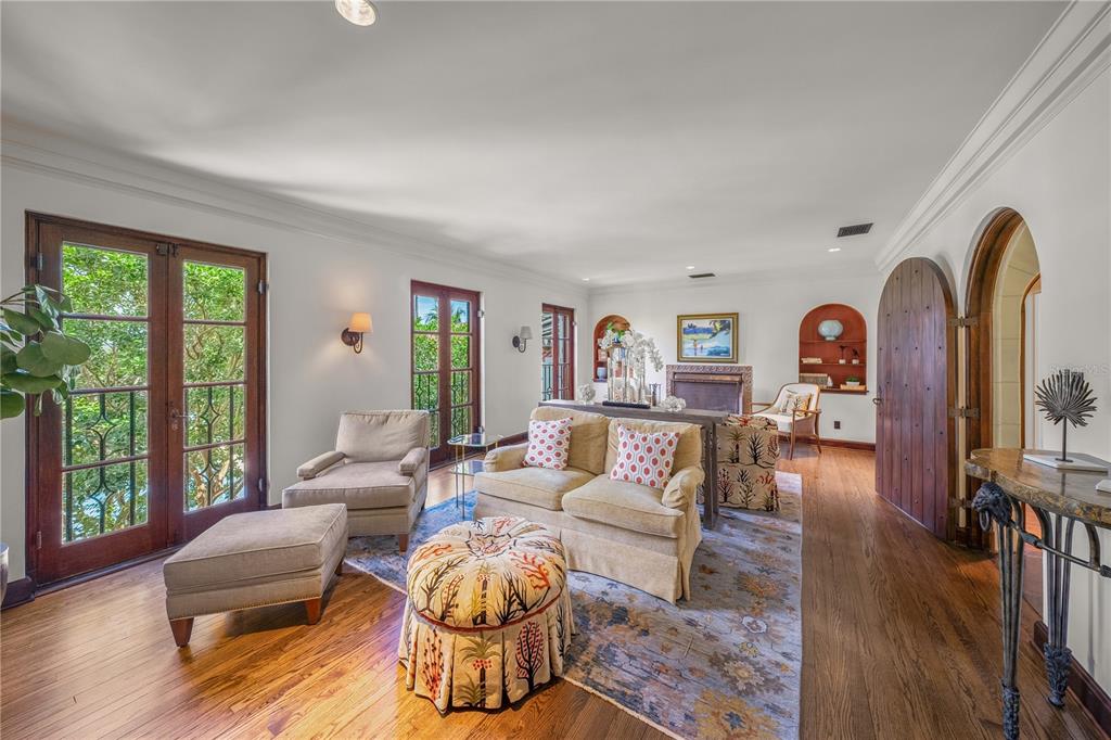 Sarasota, Florida, 34236, United States, 5 Bedrooms Bedrooms, ,7 BathroomsBathrooms,Residential,For Sale,1913430