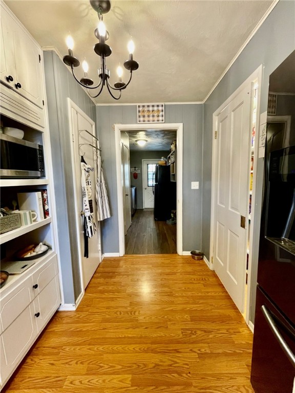 Berryville, Arkansas, 72616, United States, 6 Bedrooms Bedrooms, ,4 BathroomsBathrooms,Residential,For Sale,1988341