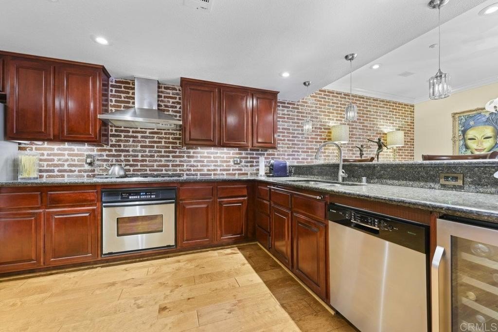 San Diego, California, 92101, United States, 2 Bedrooms Bedrooms, ,3 BathroomsBathrooms,Residential,For Sale,1856536