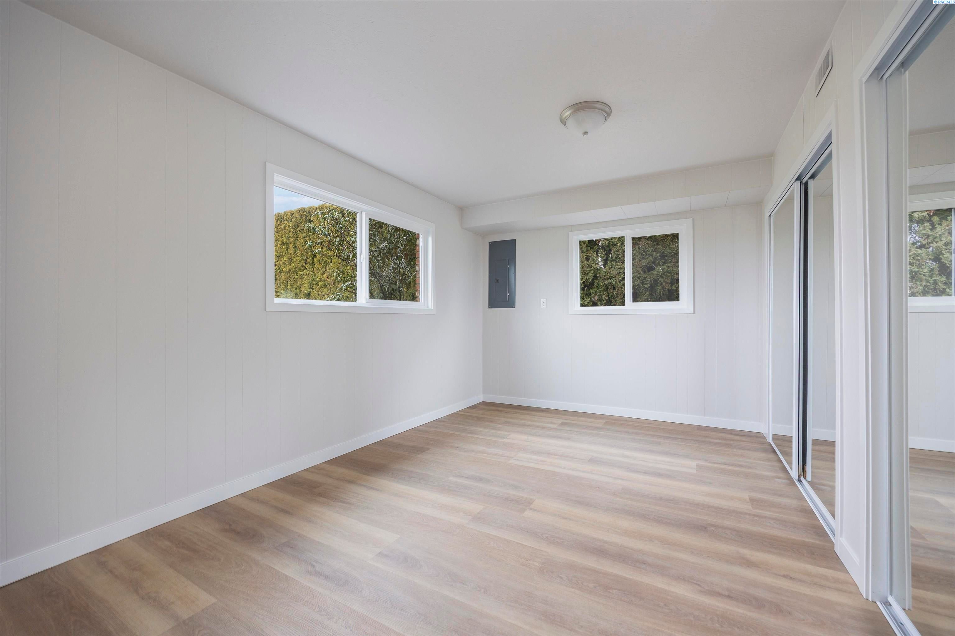 Grandview, Washington, 98930, United States, 4 Bedrooms Bedrooms, ,3 BathroomsBathrooms,Residential,For Sale,2007847