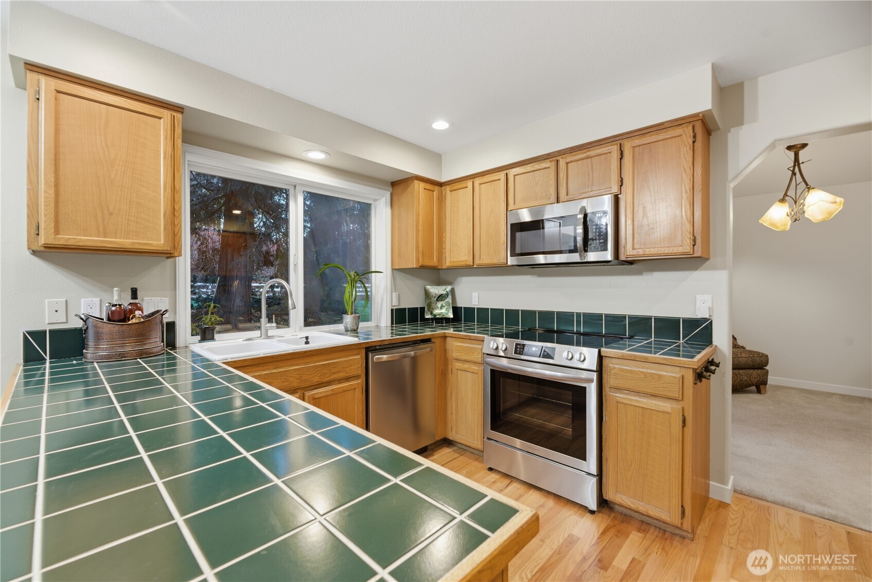 Snohomish, Washington, 98290, United States, 3 Bedrooms Bedrooms, ,3 BathroomsBathrooms,Residential,For Sale,1996862