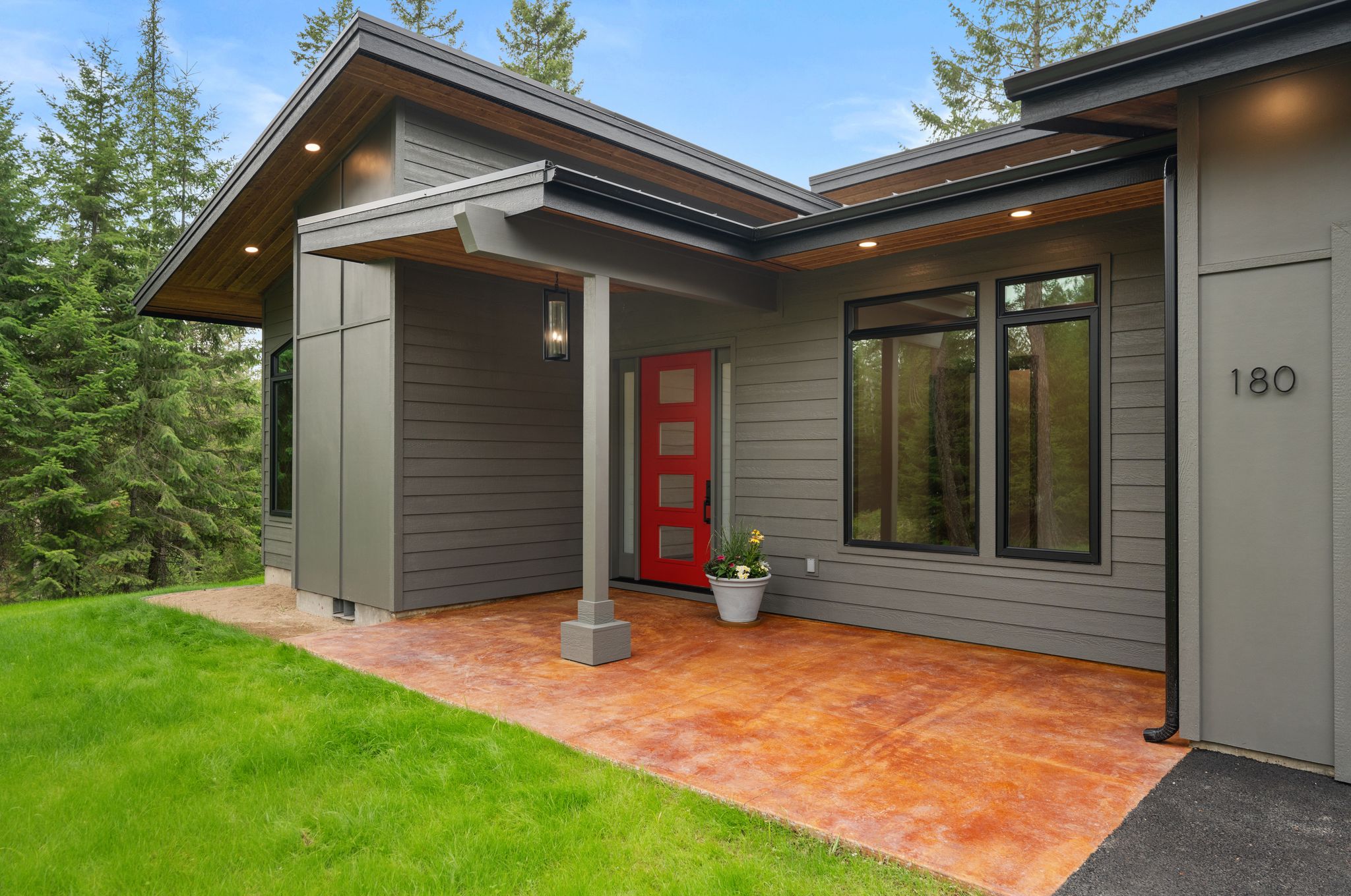 Sandpoint, Idaho, 83864, United States, 3 Bedrooms Bedrooms, ,3 BathroomsBathrooms,Residential,For Sale,1981039