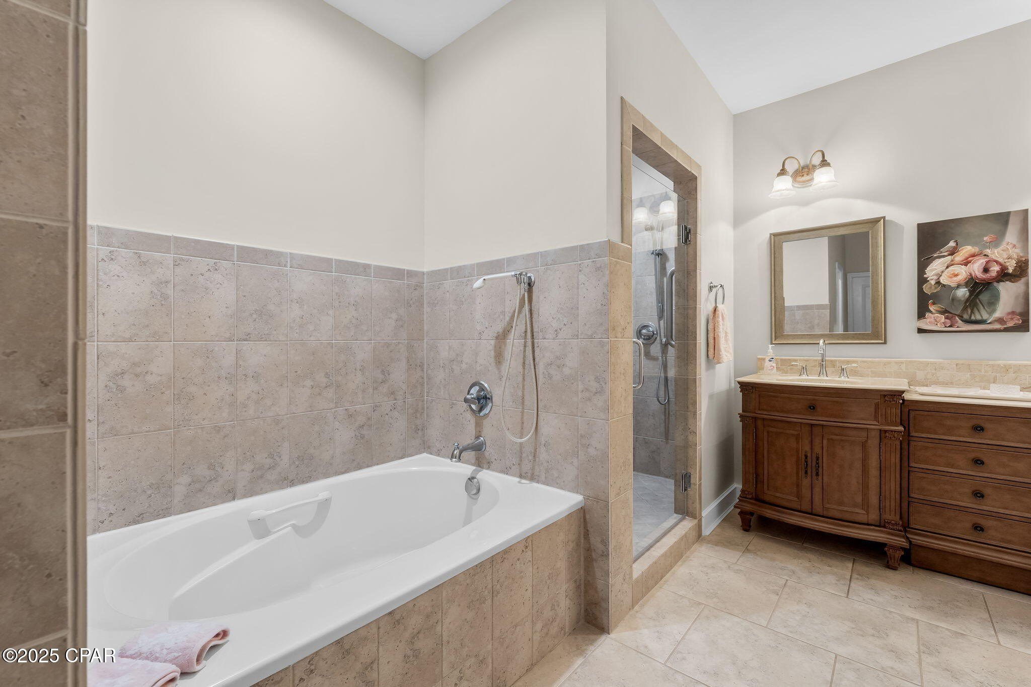 Youngstown, Florida, 32466, United States, 6 Bedrooms Bedrooms, ,6 BathroomsBathrooms,Residential,For Sale,1983496