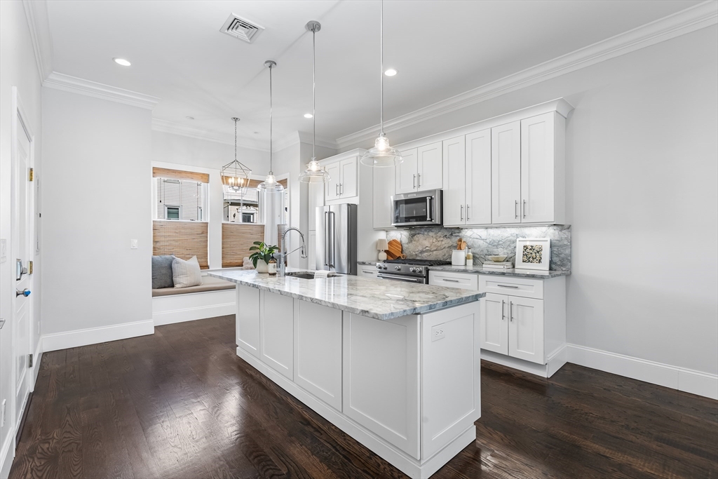 Boston, Massachusetts, 02129, United States, 2 Bedrooms Bedrooms, ,2 BathroomsBathrooms,Residential,For Sale,1940658
