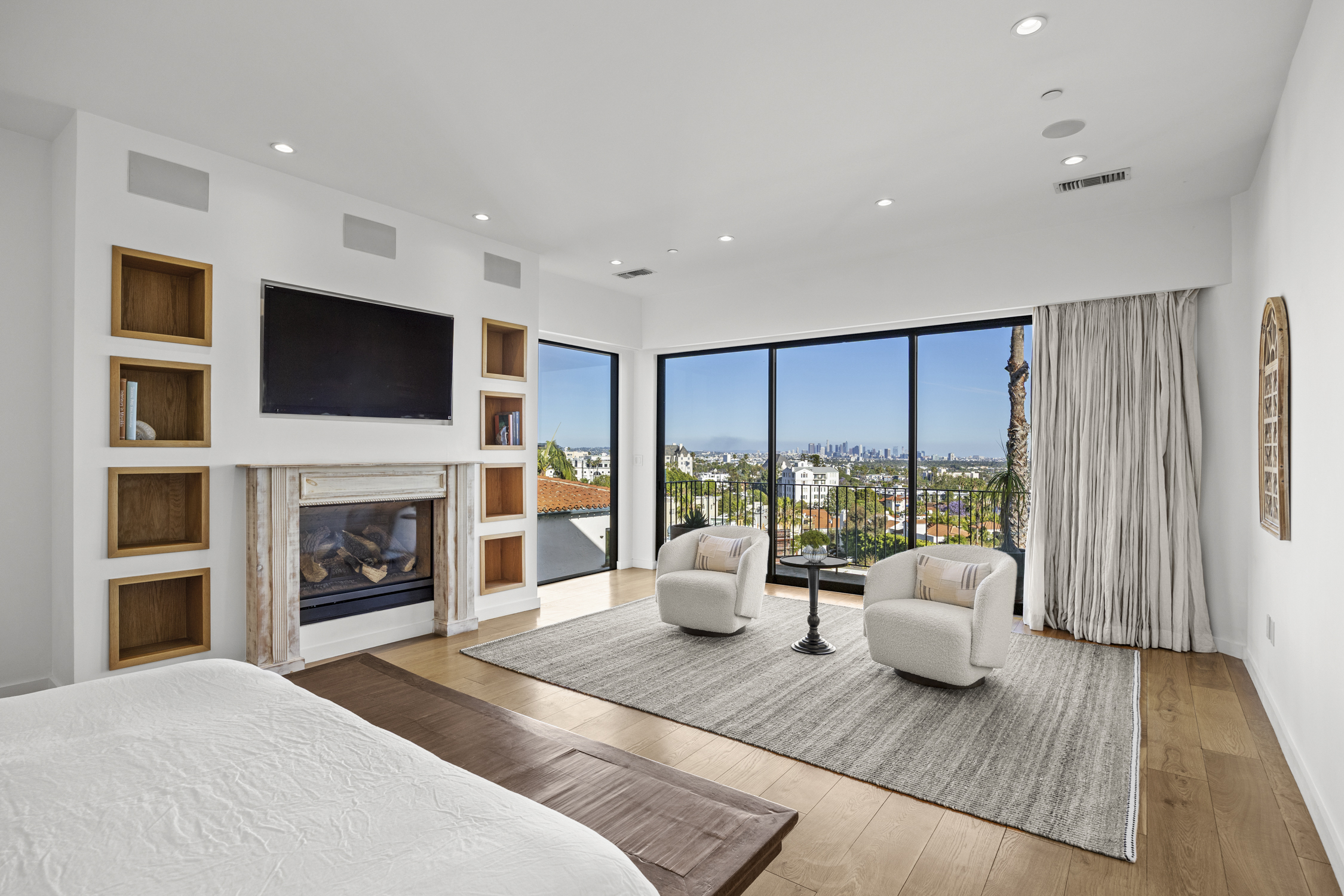  8241 Lincoln Terrace - 物件實景