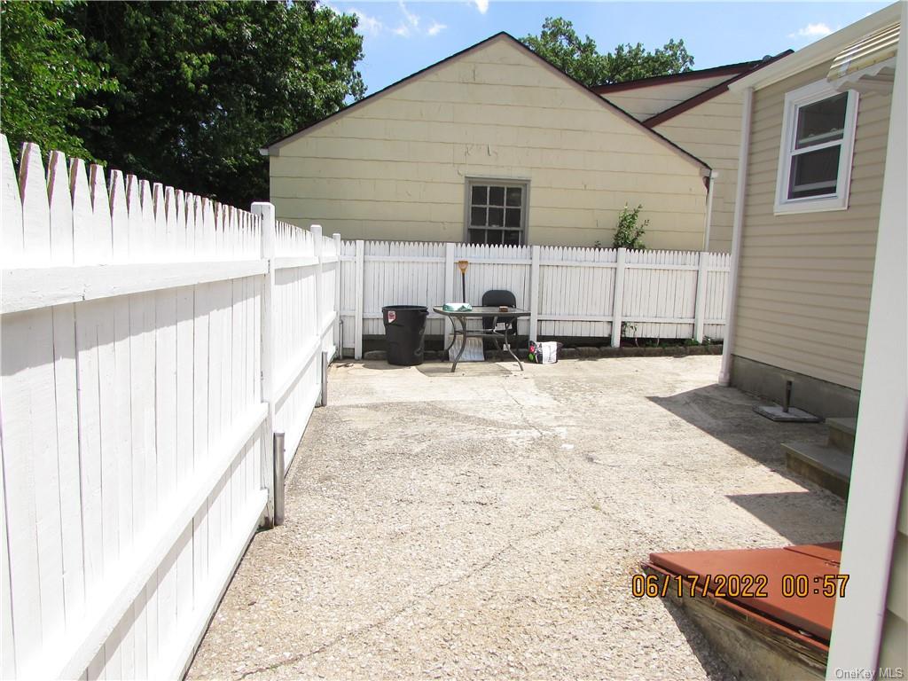 New Rochelle, New York, 10801, United States, 3 Bedrooms Bedrooms, ,1 BathroomBathrooms,Residential,For Sale,1942775