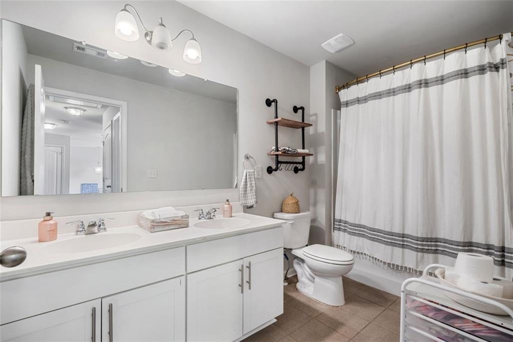 Flowery Branch, Georgia, 30542, United States, 4 Bedrooms Bedrooms, ,3 BathroomsBathrooms,Residential,For Sale,1901003