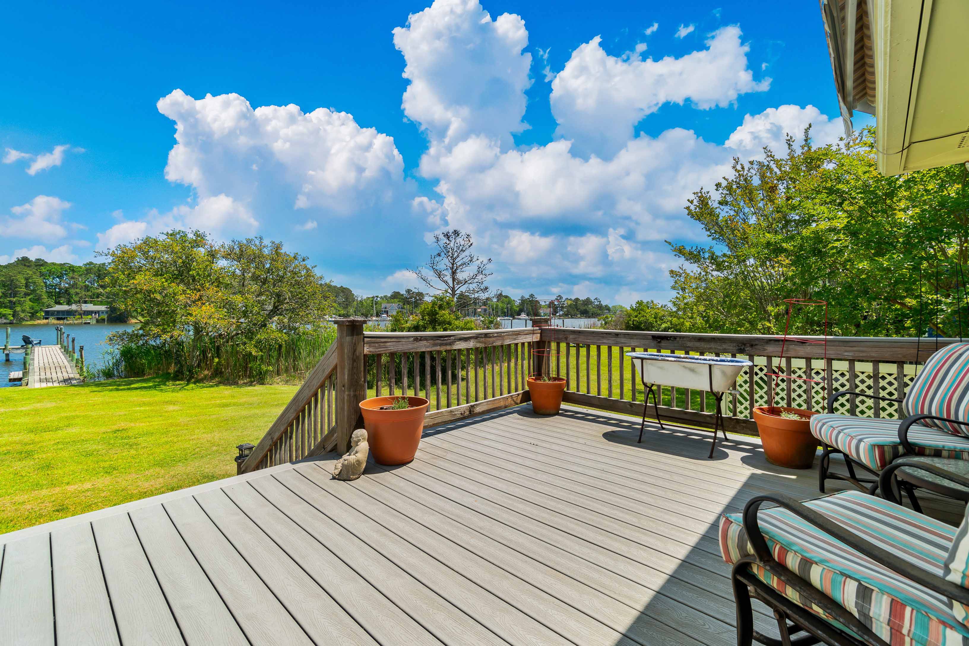 Oriental, North Carolina, 28571, United States, 2 Bedrooms Bedrooms, ,3 BathroomsBathrooms,Residential,For Sale,1943543