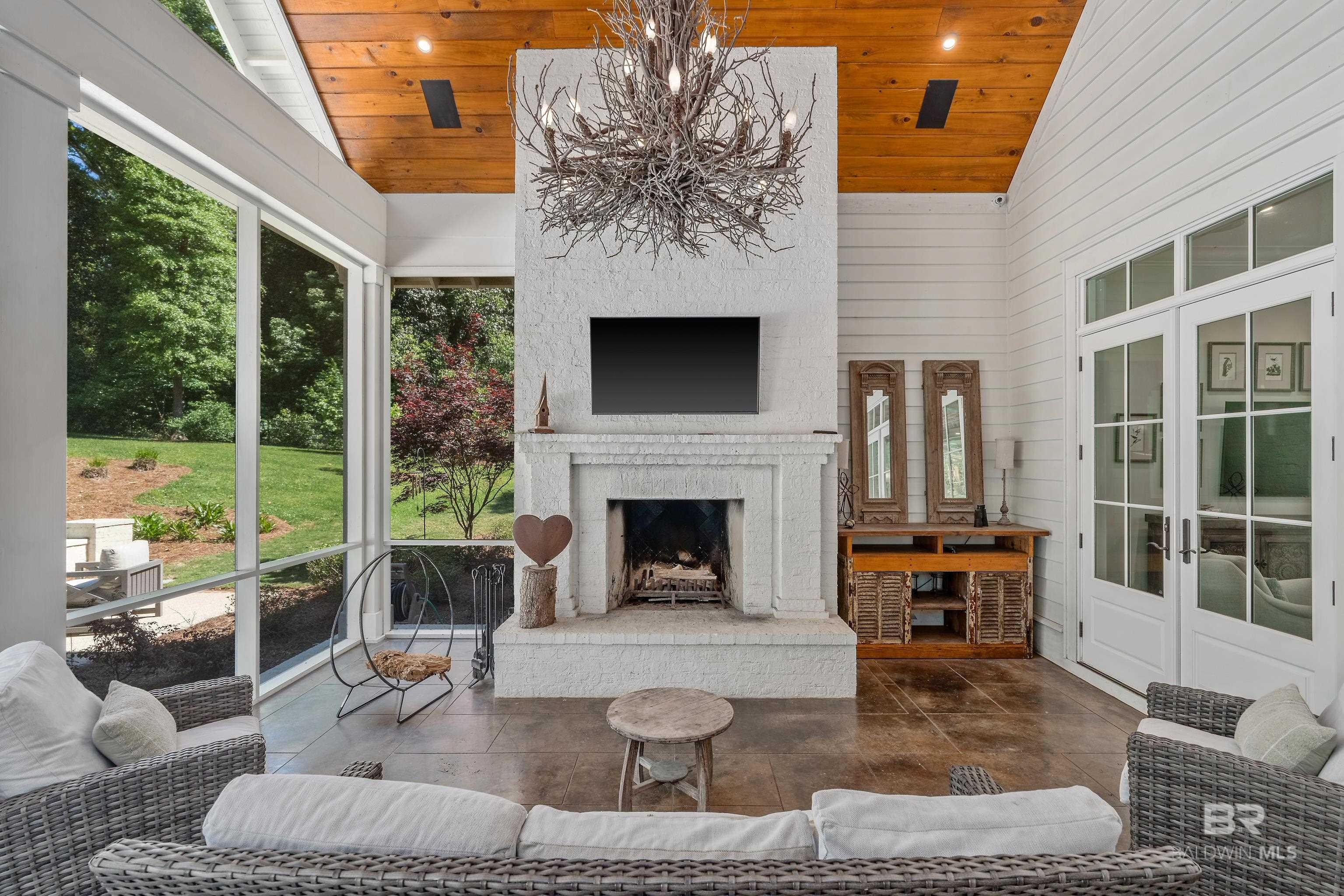 Fairhope, Alabama, 36532, United States, 4 Bedrooms Bedrooms, ,5 BathroomsBathrooms,Residential,For Sale,1805402