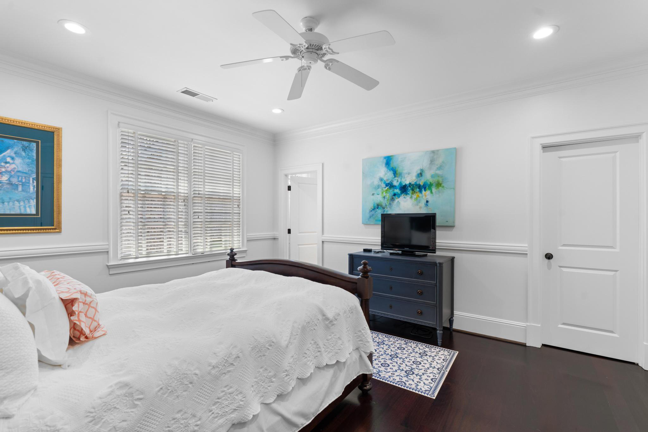  Sophisticated Newer Custom-built Home in Desirable Garden Hills - 物件實景