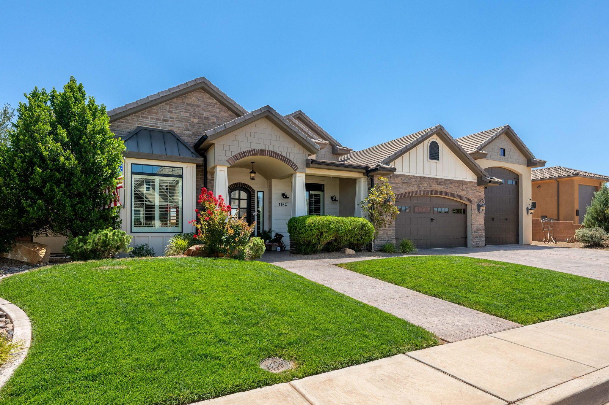 Hurricane, Utah, 84737, United States, 6 Bedrooms Bedrooms, ,6 BathroomsBathrooms,Residential,For Sale,1977381