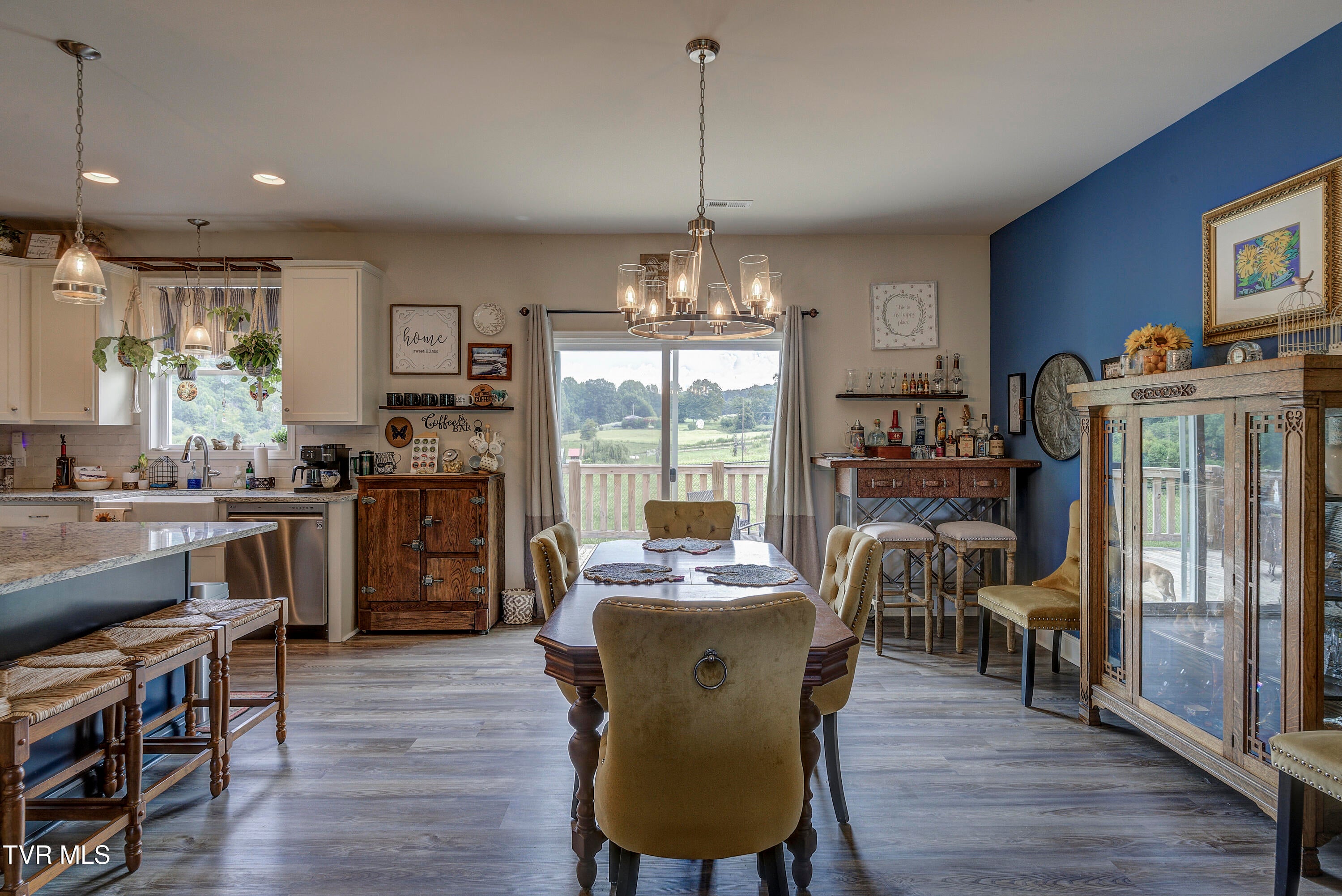 Elizabethton, Tennessee, 37643, United States, 3 Bedrooms Bedrooms, ,2 BathroomsBathrooms,Residential,For Sale,1925509