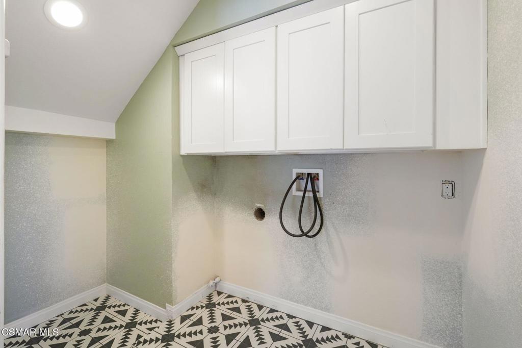 Newbury Park, California, 91320, United States, 5 Bedrooms Bedrooms, ,3 BathroomsBathrooms,Residential,For Sale,1885312