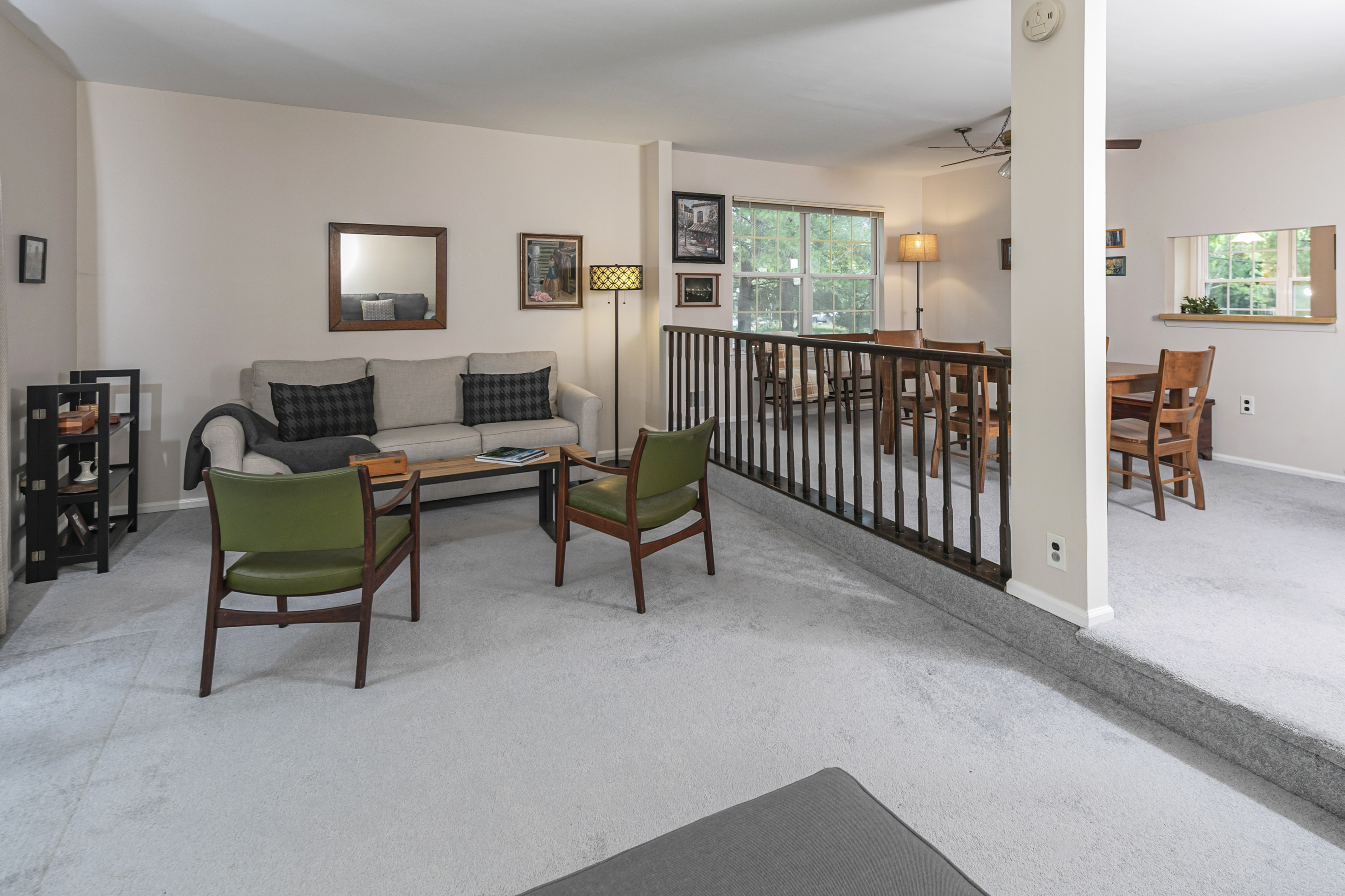  Roomy End-Unit Townhome Steps from Village Park - 物件實景