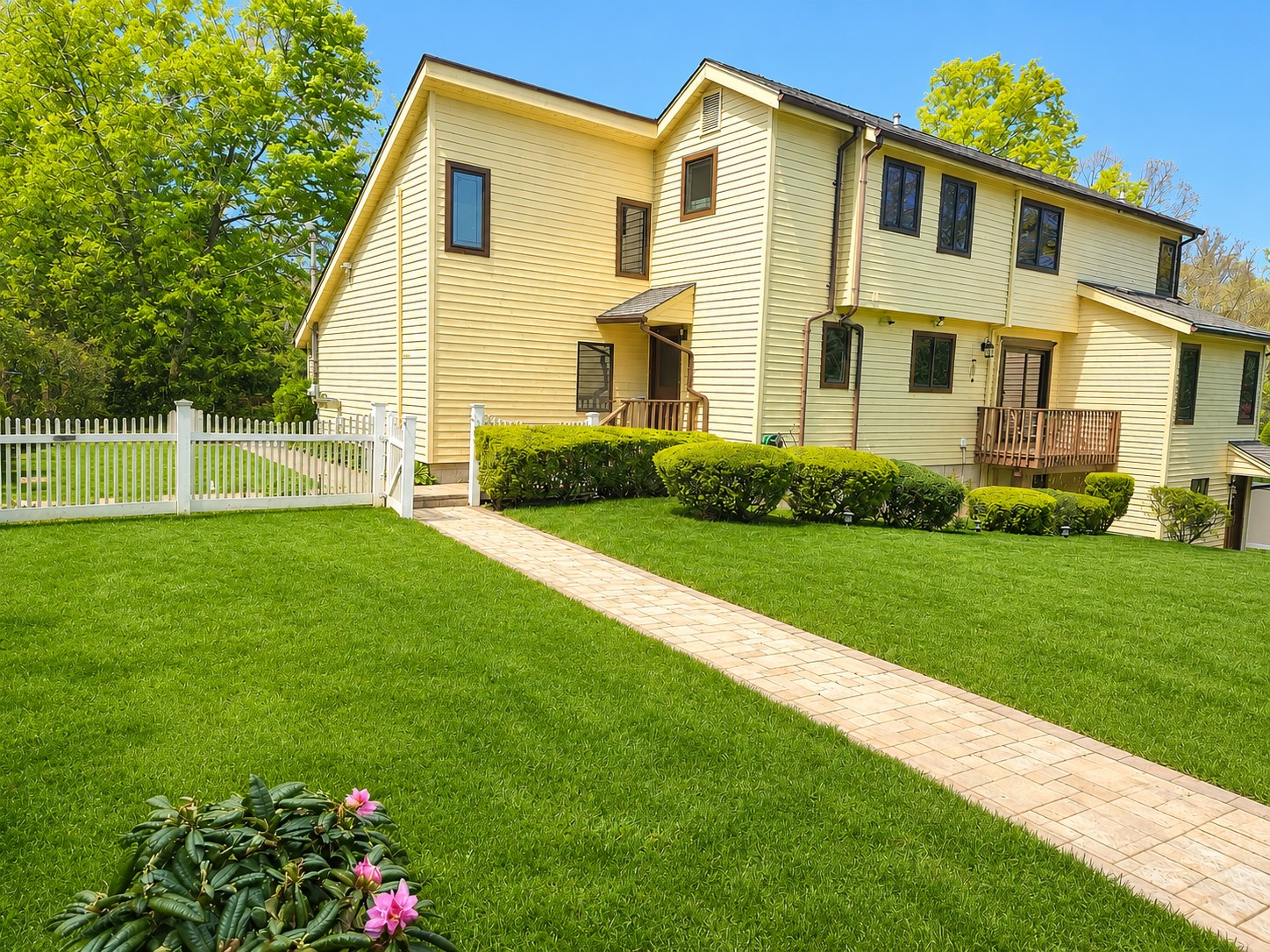 Middle Island, New York, 11953, United States, 4 Bedrooms Bedrooms, ,4 BathroomsBathrooms,Residential,For Sale,2049194