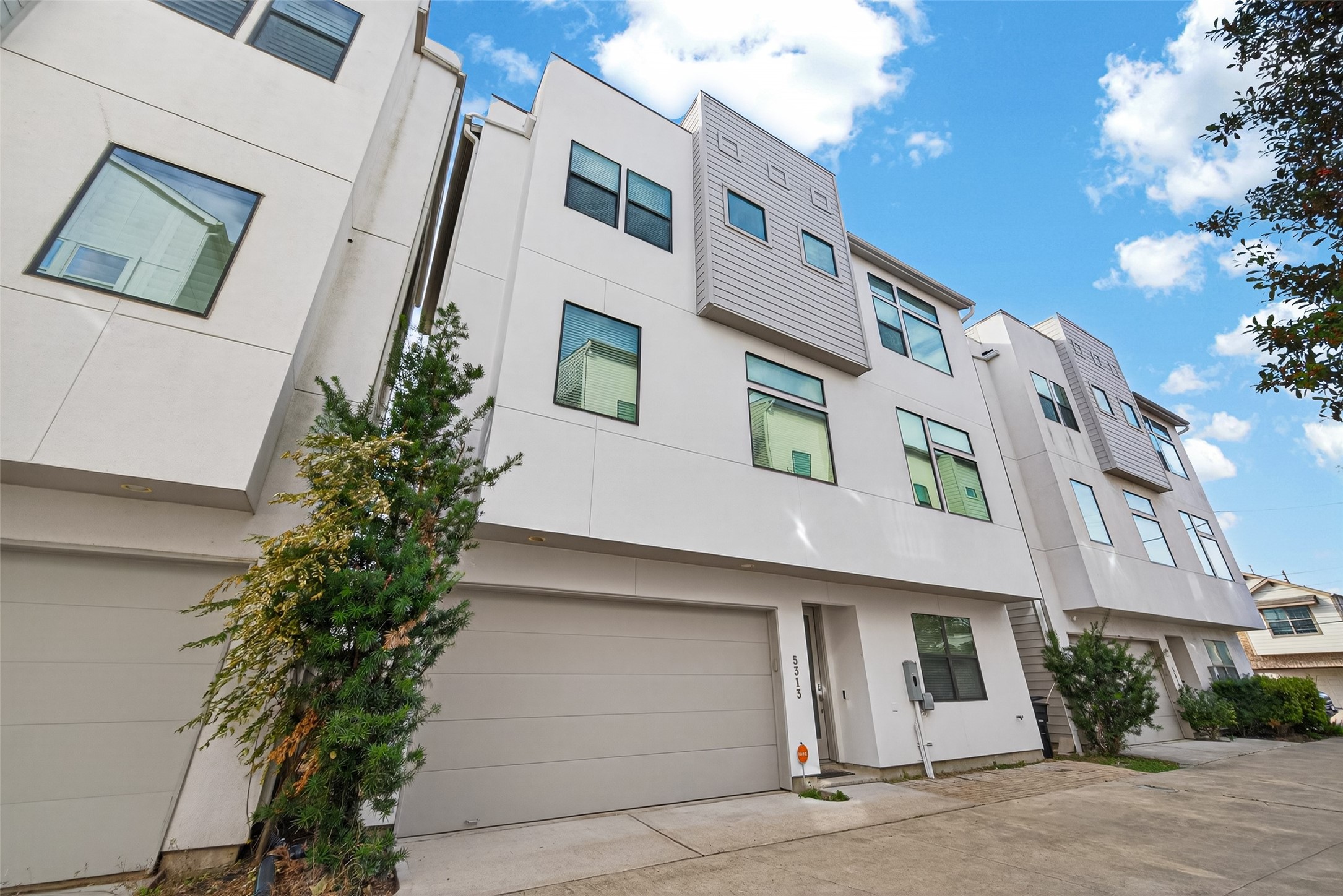  5313 Inker Street - 物件實景