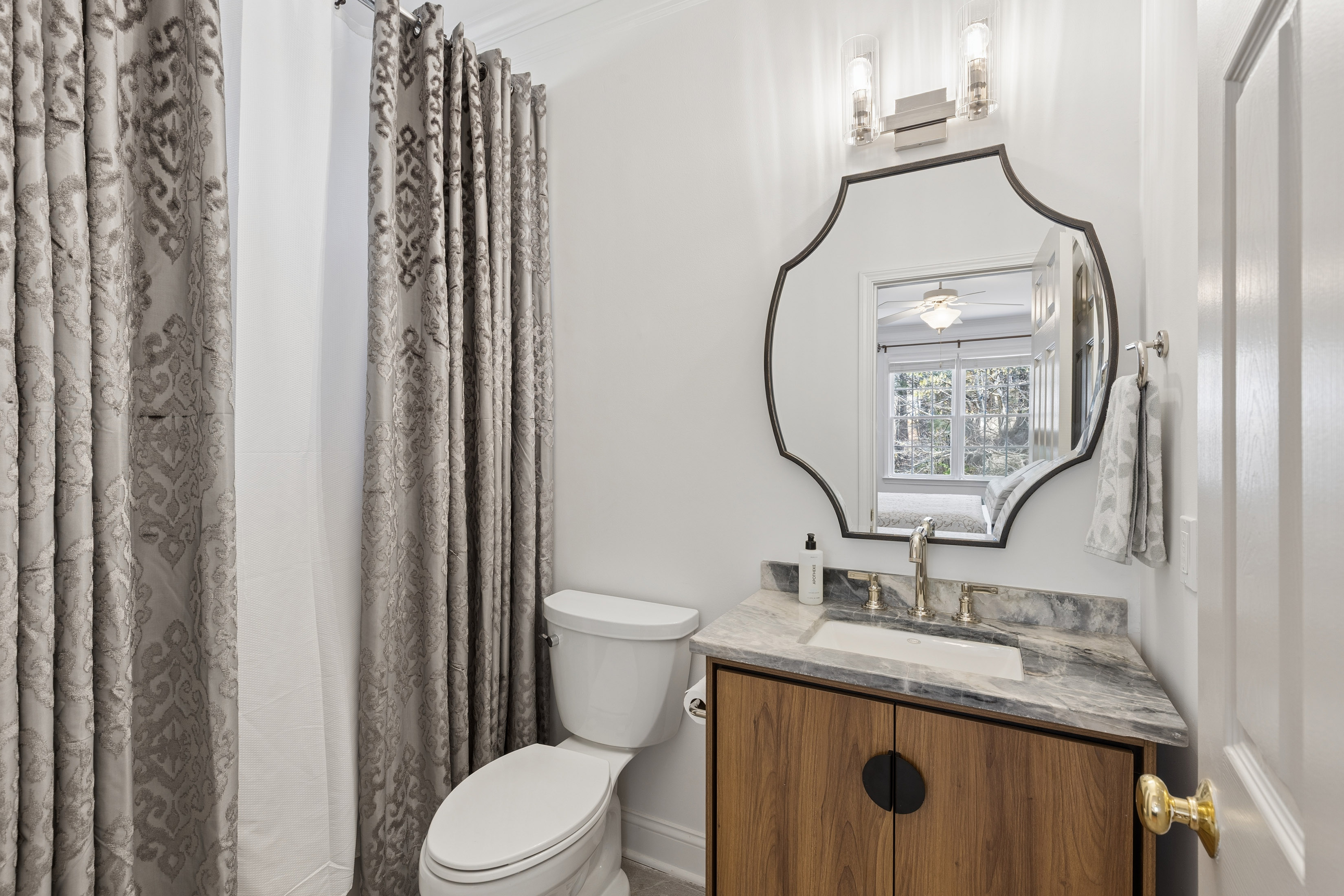  Exquisitely Renovated Home in Riverwood Community - 物件實景