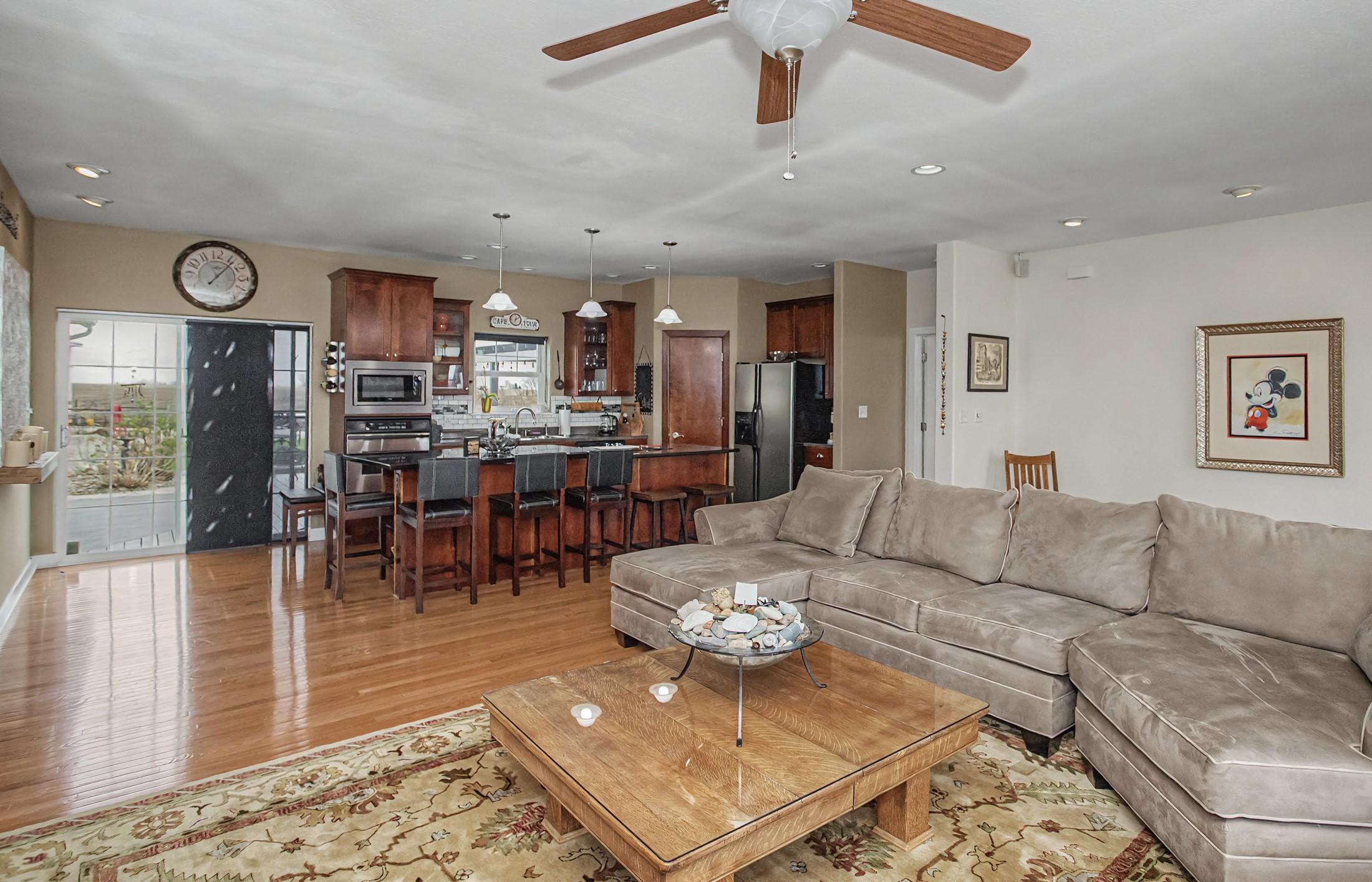 Maxwell, Iowa, 50161, United States, 2 Bedrooms Bedrooms, ,2 BathroomsBathrooms,Residential,For Sale,2037960