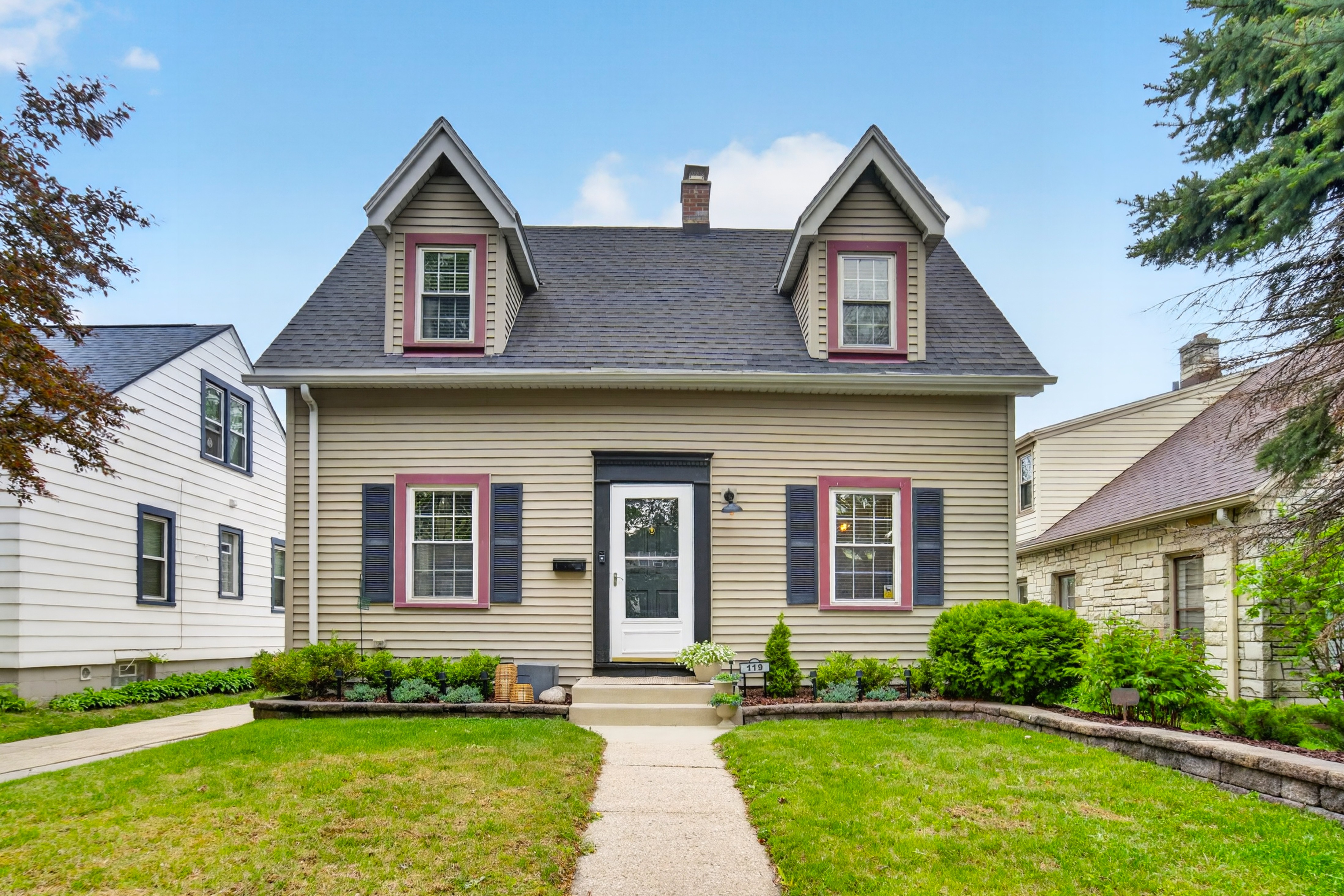  Charming Move-in Ready Cape Cod - 物件實景