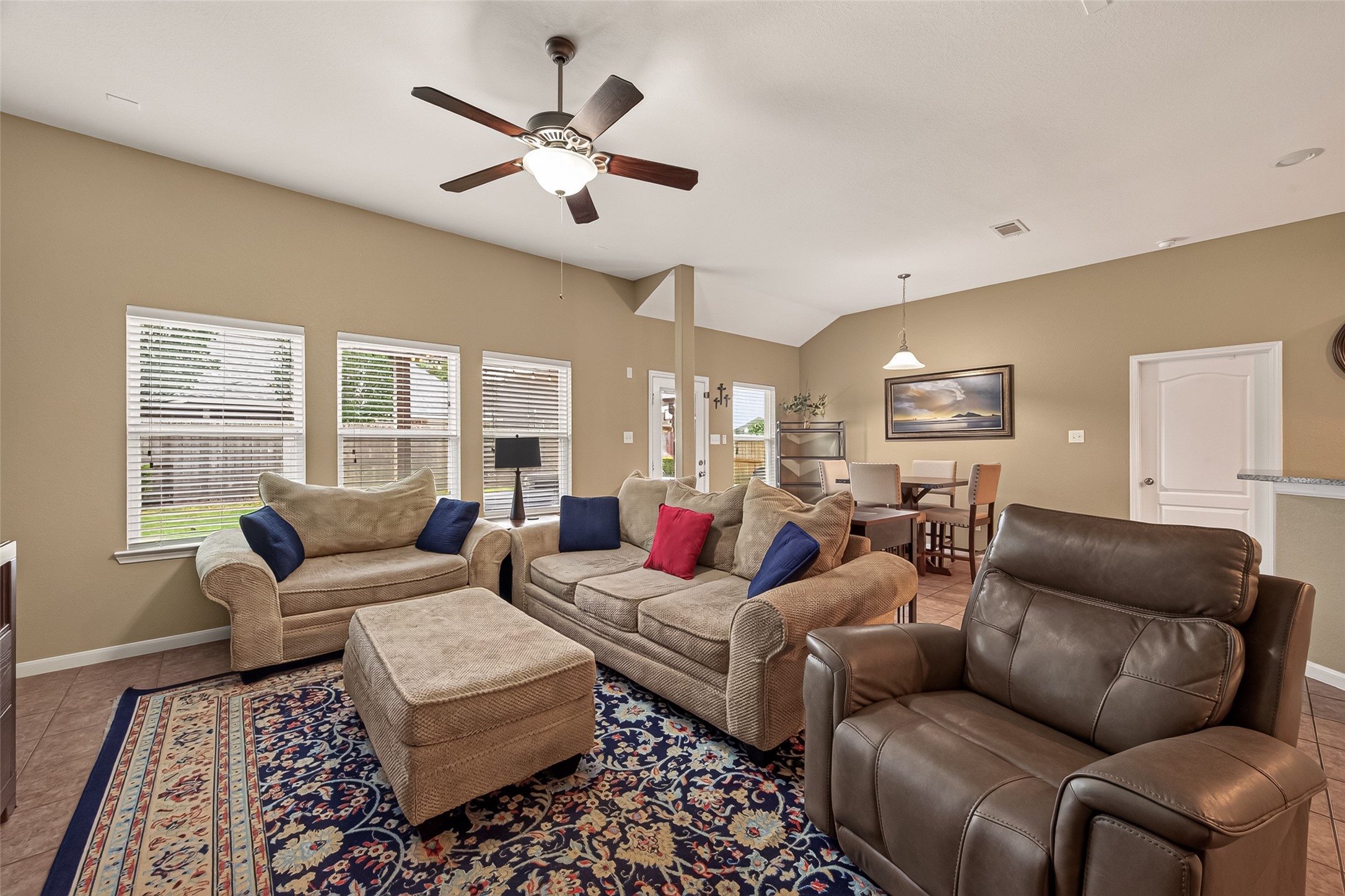  21718 Venture Park Drive - 物件實景