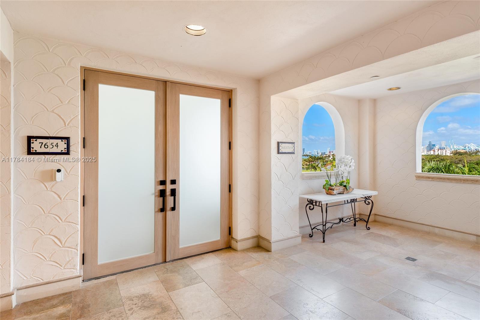 Miami Beach, Florida, 33109, United States, 3 Bedrooms Bedrooms, ,5 BathroomsBathrooms,Residential,For Sale,1770754