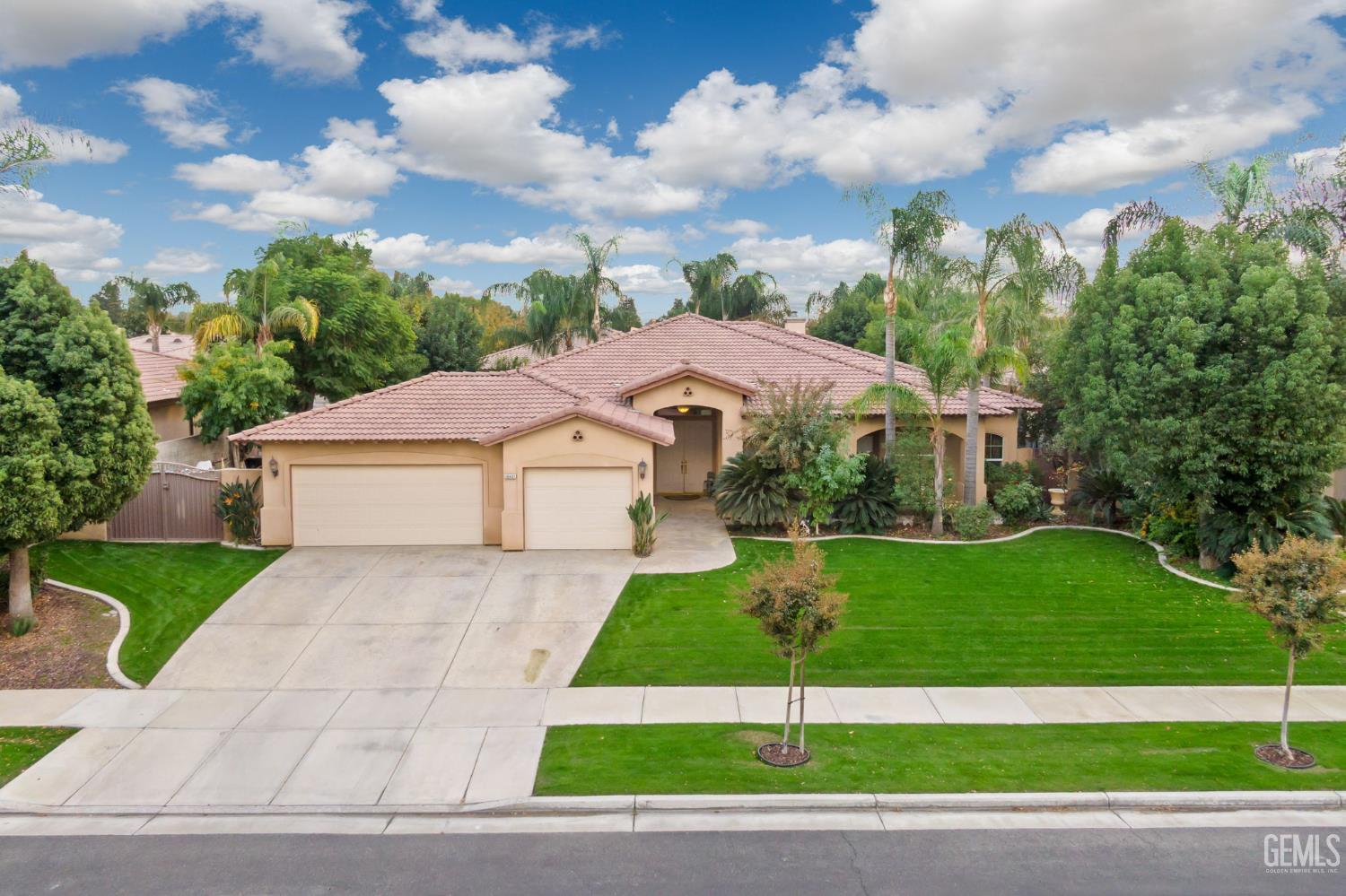 Bakersfield, California, 93312, United States, 4 Bedrooms Bedrooms, ,3 BathroomsBathrooms,Residential,For Sale,1992986