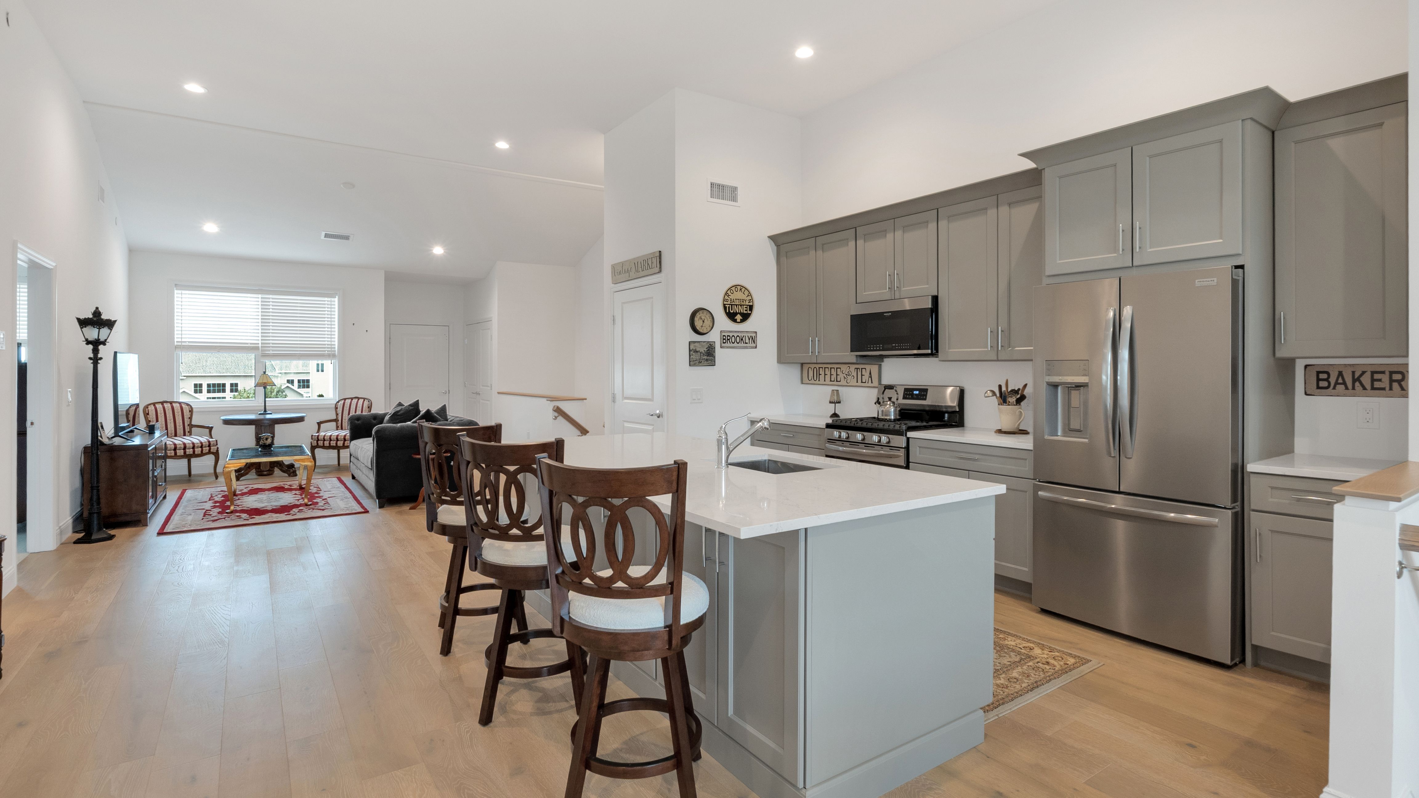  272 Silver Timber Drive, Yaphank, NY, 11980 - 物件實景
