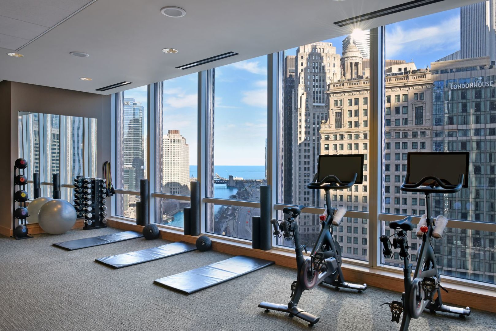 Chicago, Illinois, 60611, United States, 2 Bedrooms Bedrooms, ,3 BathroomsBathrooms,Residential,For Sale,1927398