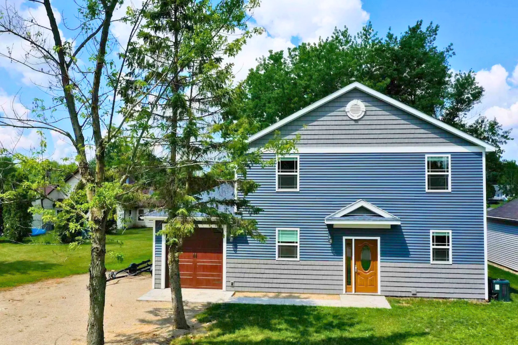  Beautifully Maintained Lake Wawasee Home with Peaceful Water Views - 物件實景