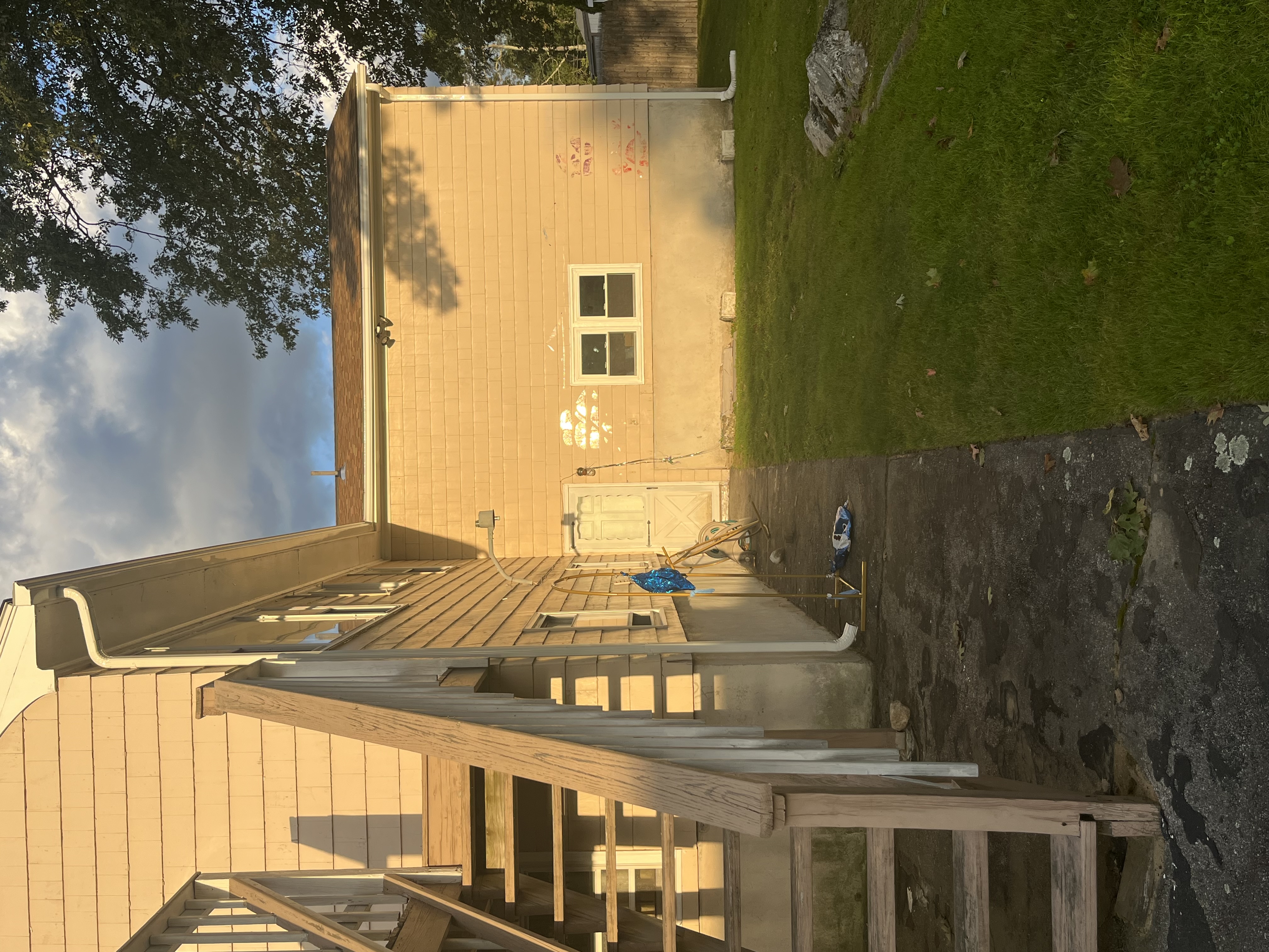 North Providence, Rhode Island, 02911, United States, 4 Bedrooms Bedrooms, ,4 BathroomsBathrooms,Residential,For Sale,1981959