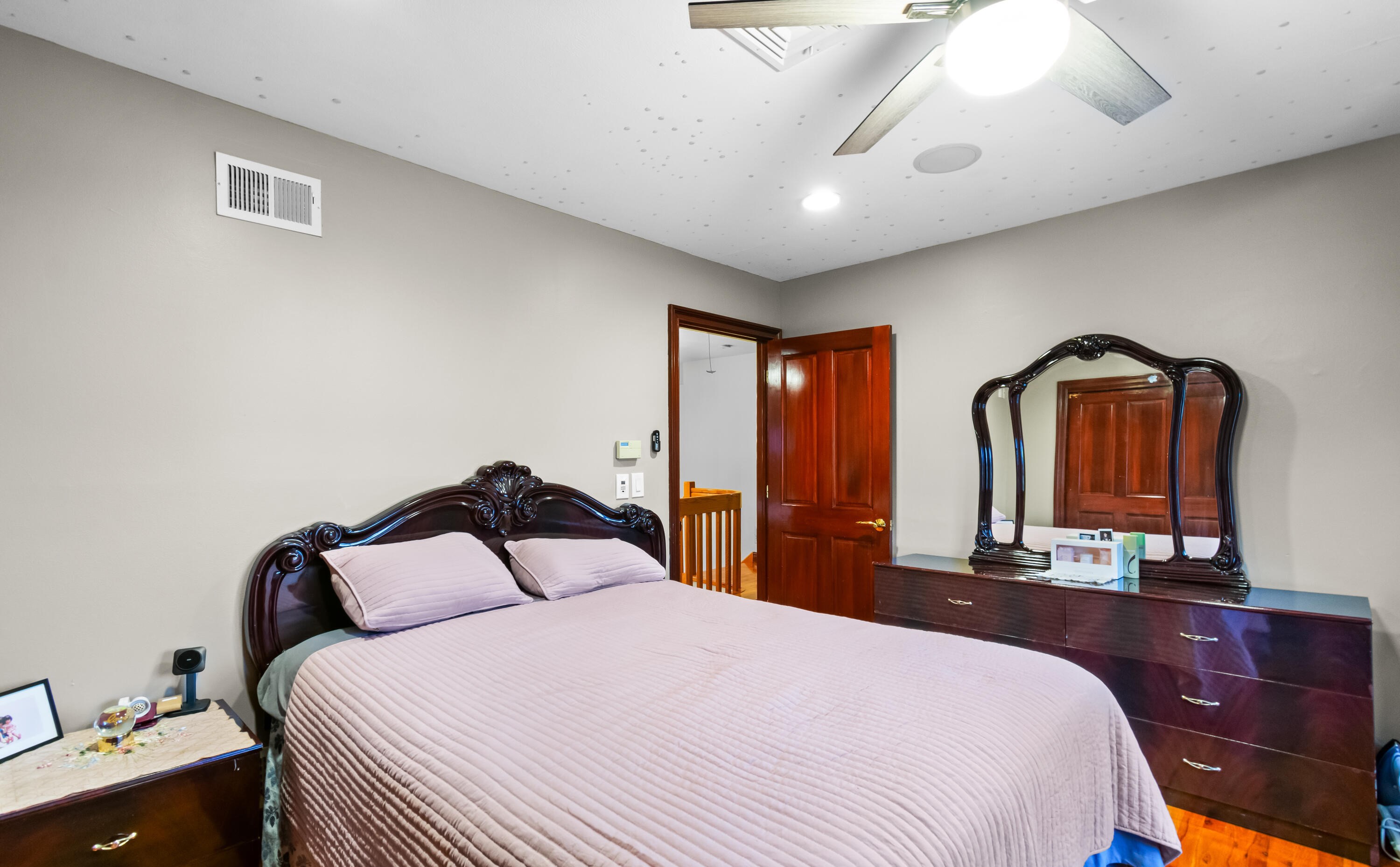  668 Stewart Avenue - 物件實景