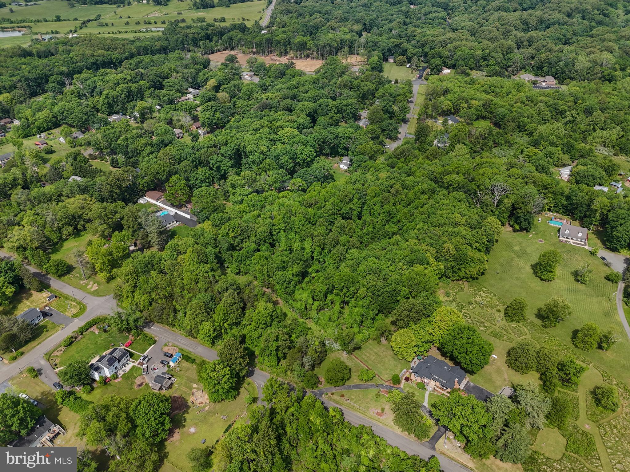 Warrenton, Virginia, 20187, United States, 5 Bedrooms Bedrooms, ,5 BathroomsBathrooms,Residential,For Sale,1977329