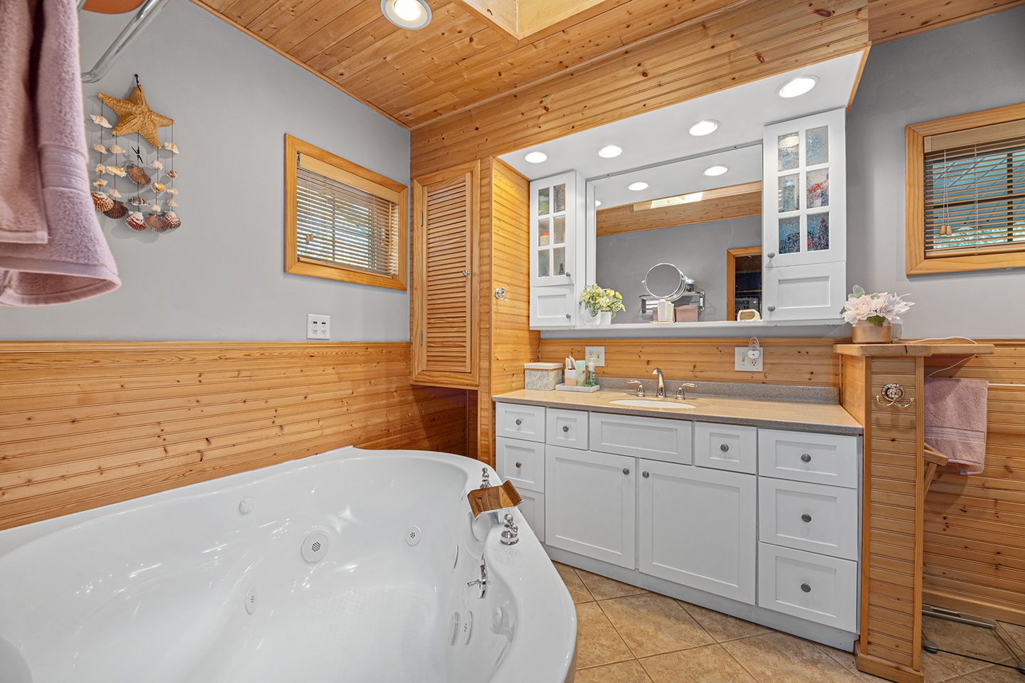 Manitowish Waters, Wisconsin, 54545, United States, 3 Bedrooms Bedrooms, ,4 BathroomsBathrooms,Residential,For Sale,1823646