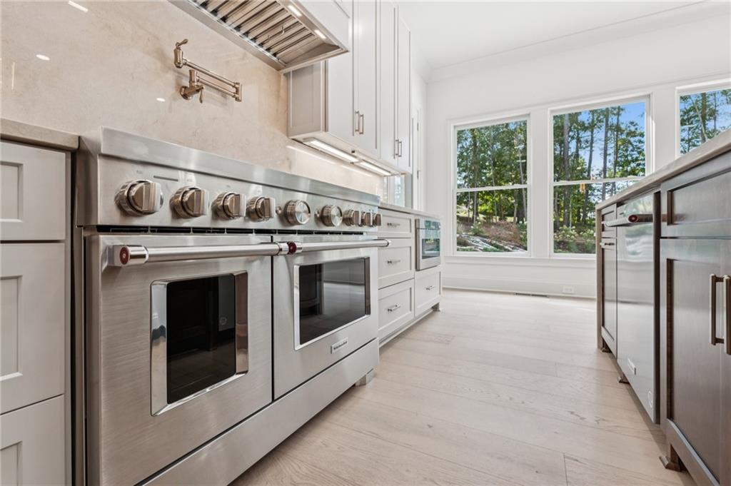 Alpharetta, Georgia, 30004, United States, 5 Bedrooms Bedrooms, ,7 BathroomsBathrooms,Residential,For Sale,1978962