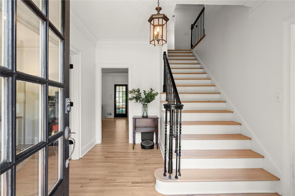 Roswell, Georgia, 30075, United States, 5 Bedrooms Bedrooms, ,5 BathroomsBathrooms,Residential,For Sale,1903038