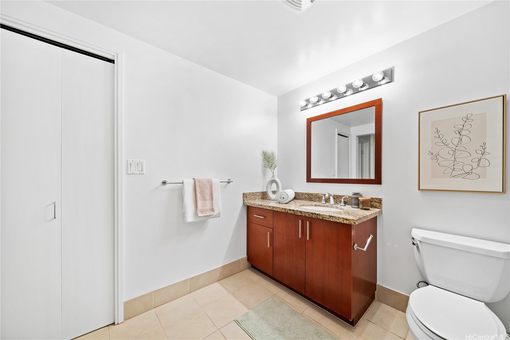Honolulu, Hawaii, 96814, United States, 1 Bedroom Bedrooms, ,1 BathroomBathrooms,Residential,For Sale,1866206