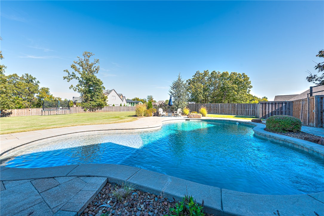 Centerton, Arkansas, 72719, United States, 5 Bedrooms Bedrooms, ,5 BathroomsBathrooms,Residential,For Sale,1992149