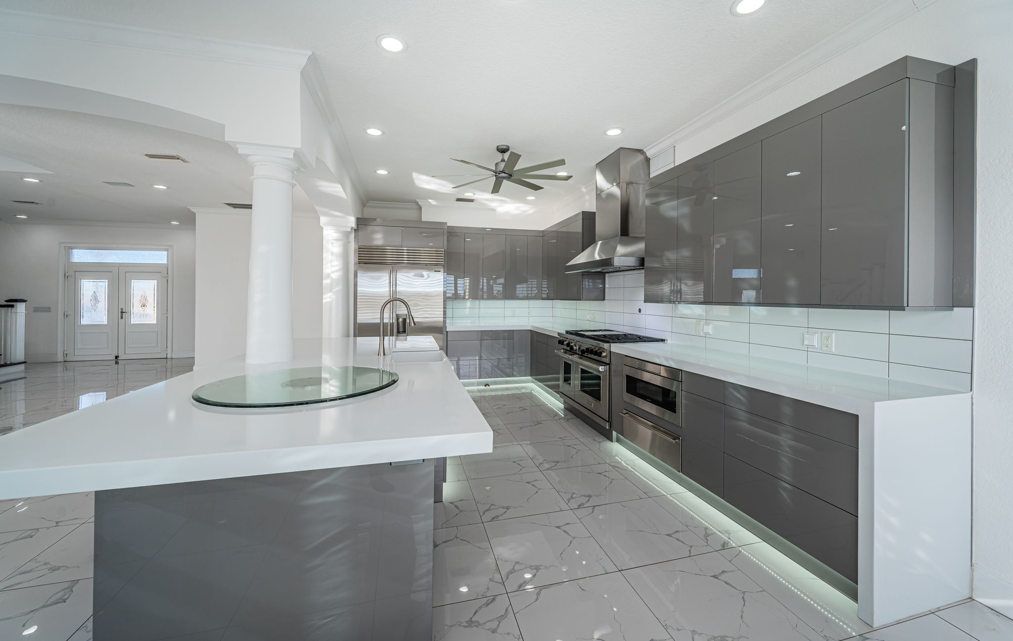 St Petersburg, Florida, 33707, United States, 4 Bedrooms Bedrooms, ,3 BathroomsBathrooms,Residential,For Sale,1992370