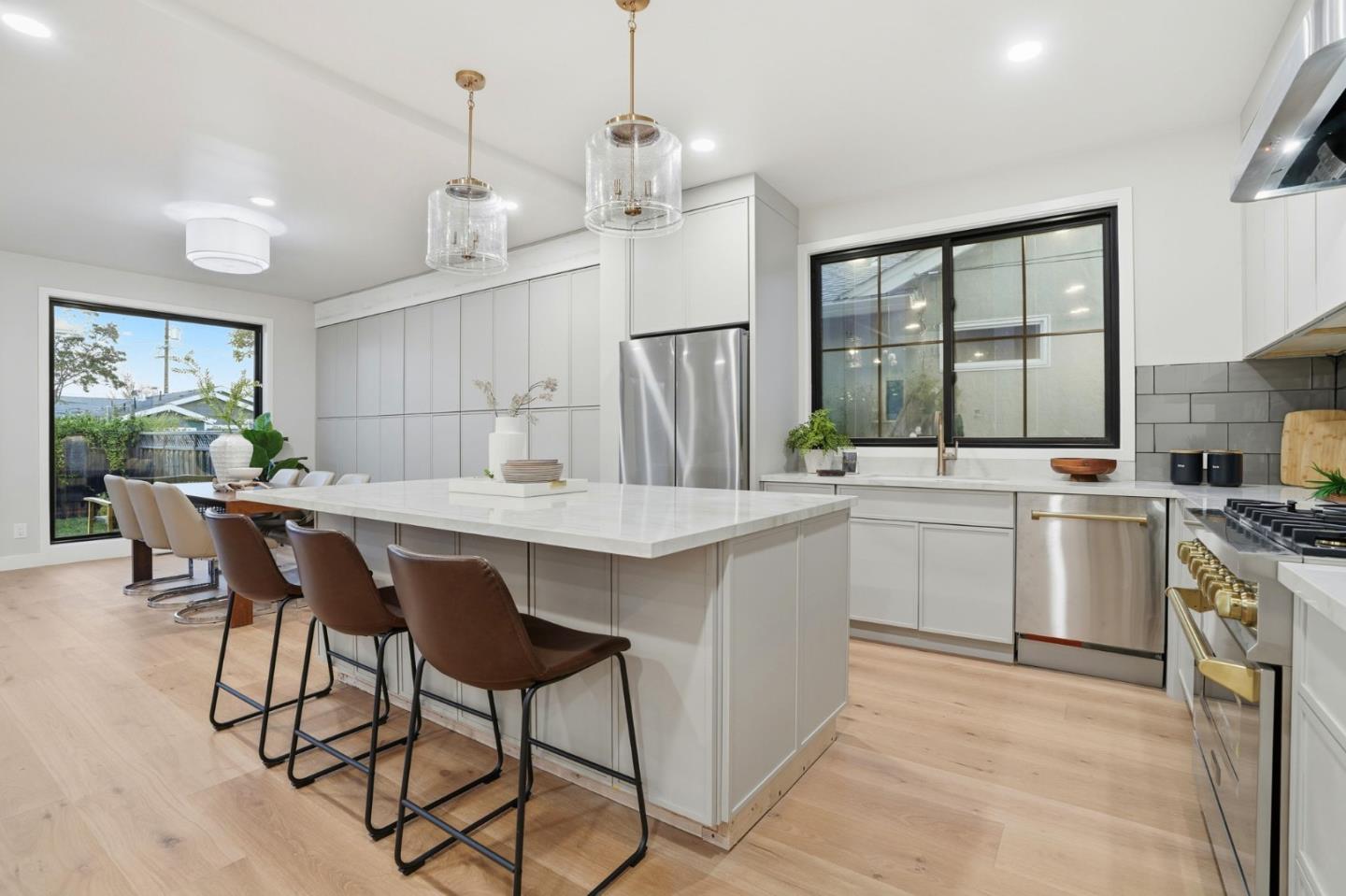 San Carlos, California, 94070, United States, 4 Bedrooms Bedrooms, ,4 BathroomsBathrooms,Residential,For Sale,1989305