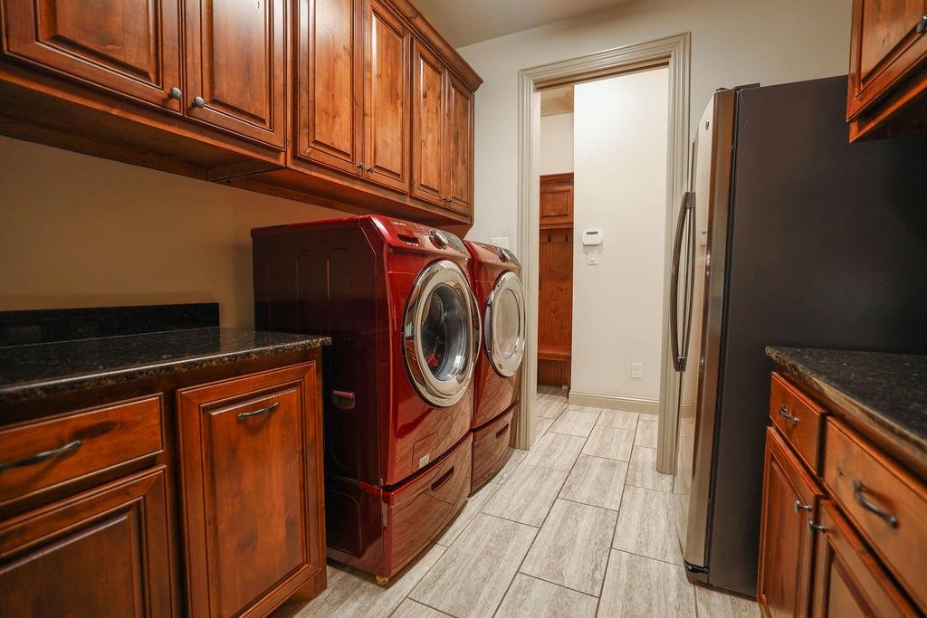 Wills Point, Texas, 75169, United States, 4 Bedrooms Bedrooms, ,4 BathroomsBathrooms,Residential,For Sale,1834995