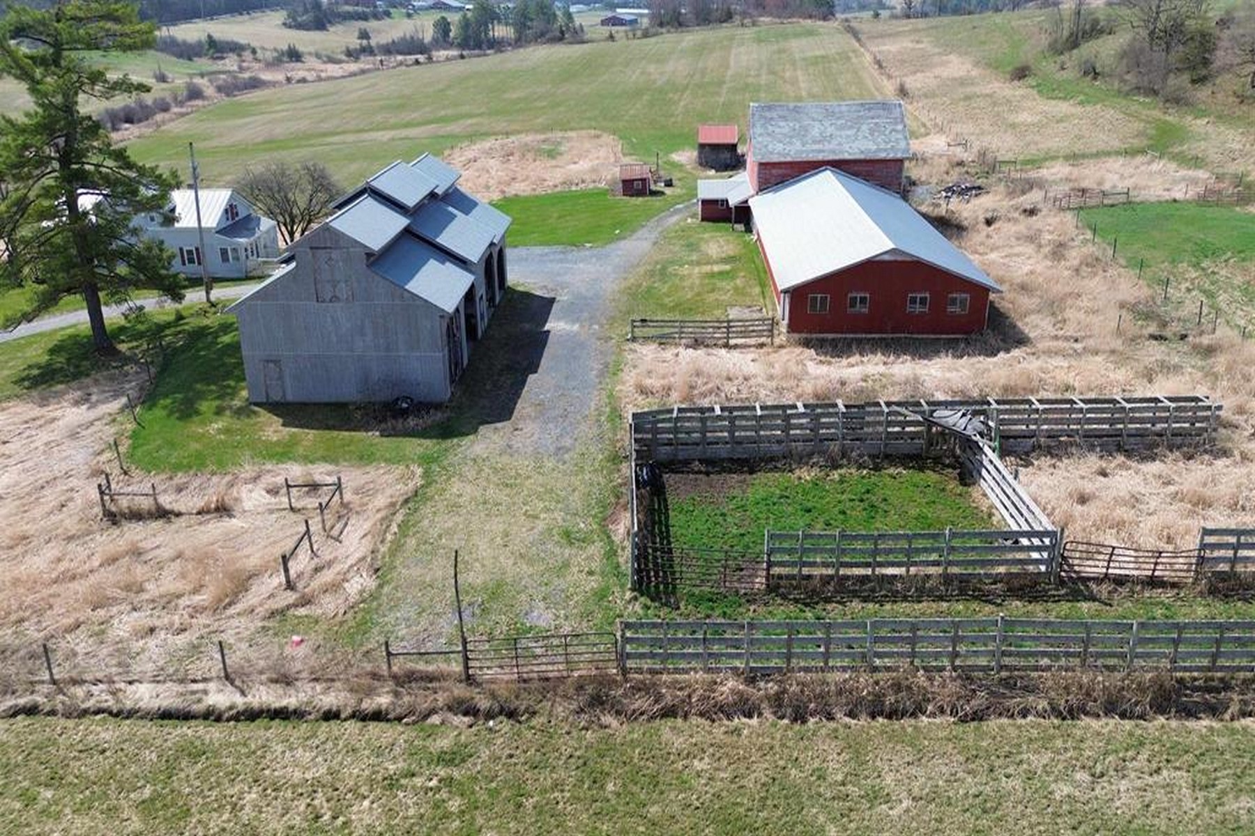  557 Pleasant Valley Road - 物件實景