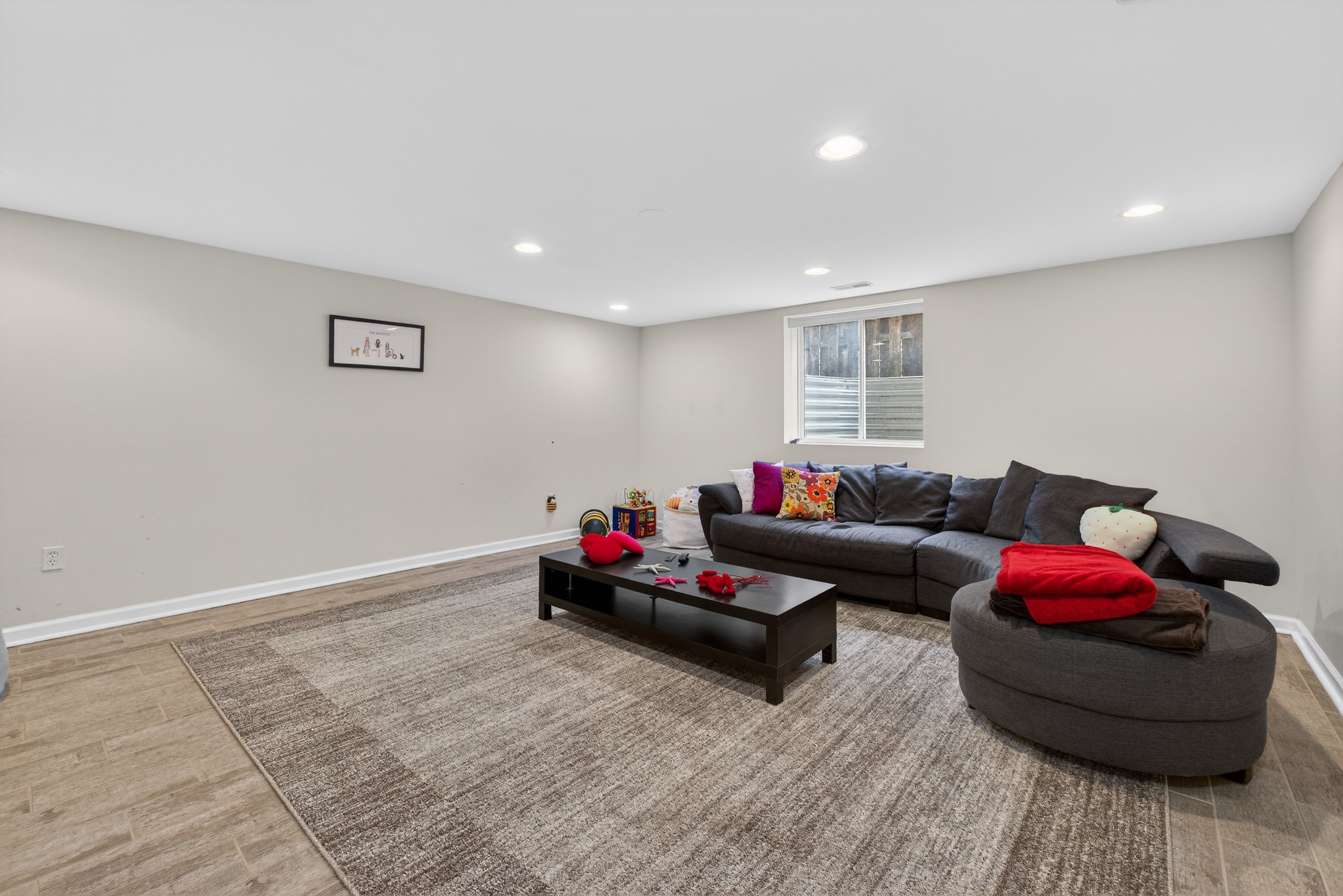  Timelessly Restored Bungalow in Hi-Pointe DeMun - 物件實景